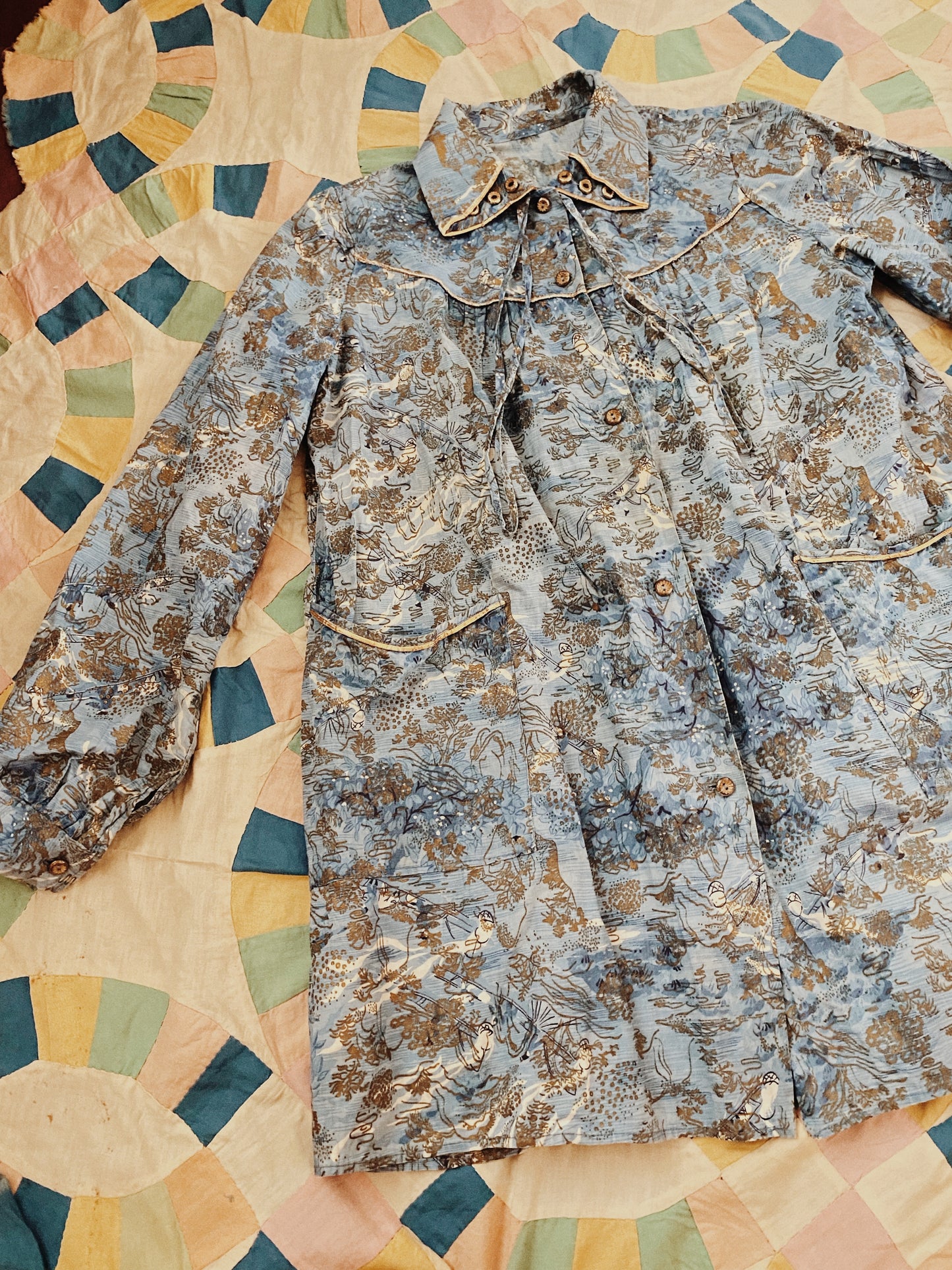 1950s Blue + Gold Cotton Chinoiserie Print Smock- M