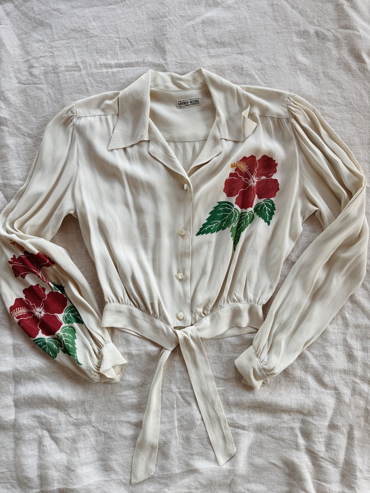 1940s Hawaiian Cropped Ivory Hibiscus Blouse- S