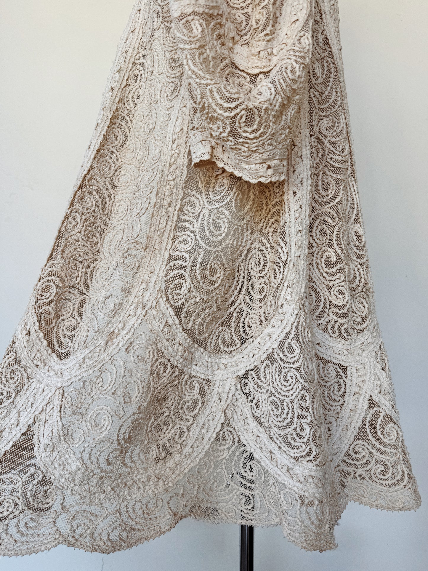 Antique Balloon Sleeve Net + Soutache Duster