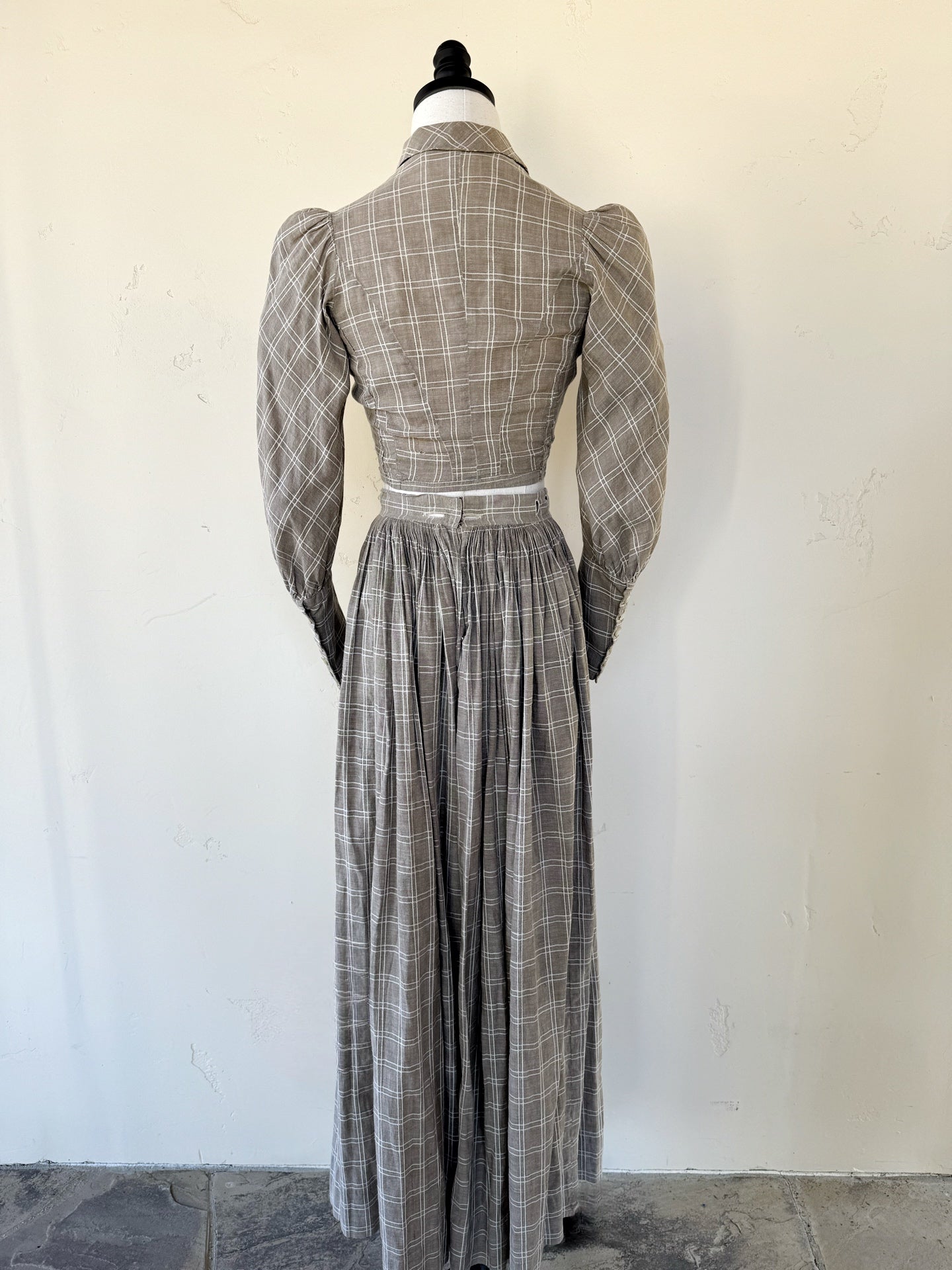 Antique 1800s Victorian Linen Set w/ Thick Shell Buttons- XS/S