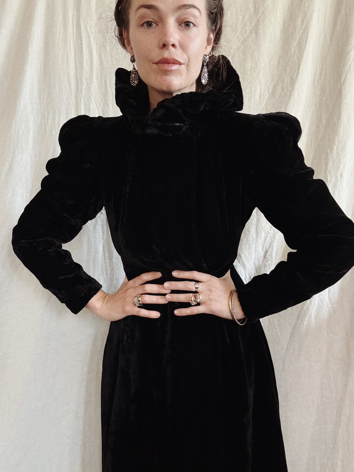 1940s Black Velveteen Opera Coat w/ Elizabethan Collar- S/M