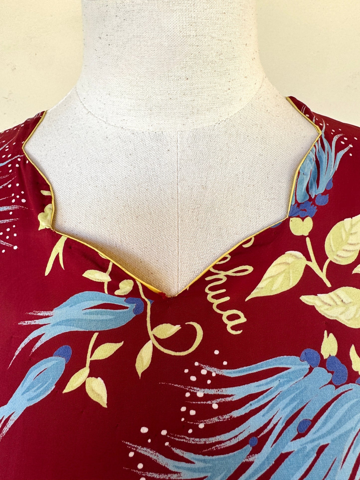 1940s Burgundy + Chartreuse Rayon Hawaiian Dress w/ Angel Sleeves- M