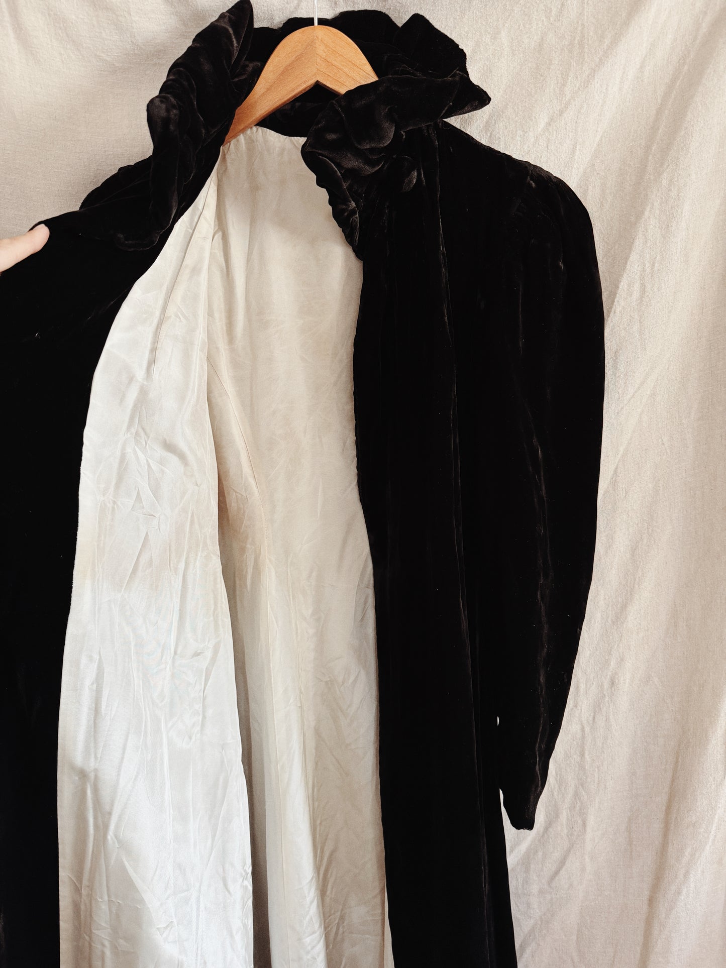 1940s Black Velveteen Opera Coat w/ Elizabethan Collar- S/M