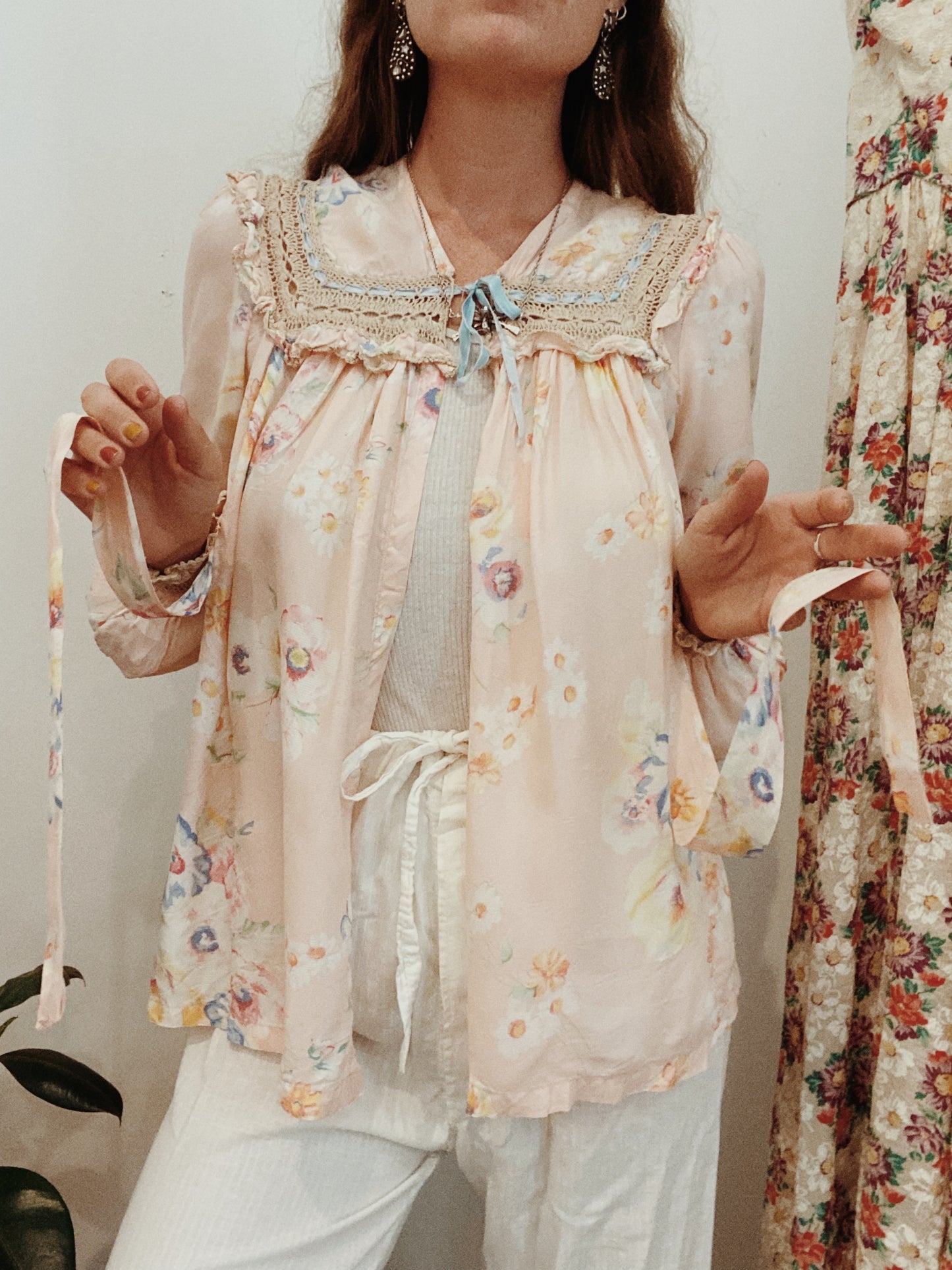 1930s/40s Rayon Jersey Crocheted Floral Bed Jacket Blouse- S/M