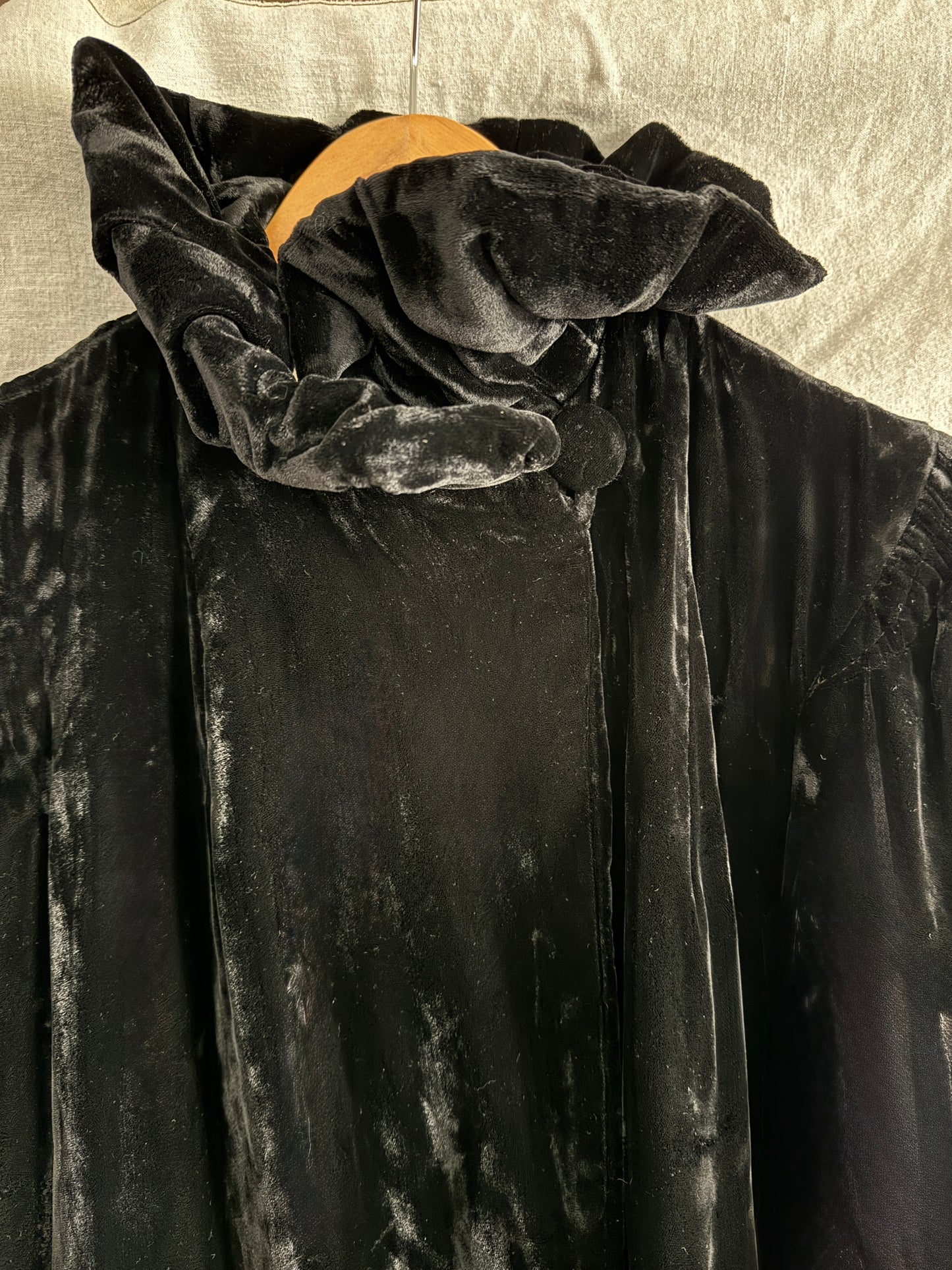 1940s Black Velveteen Opera Coat w/ Elizabethan Collar- S/M