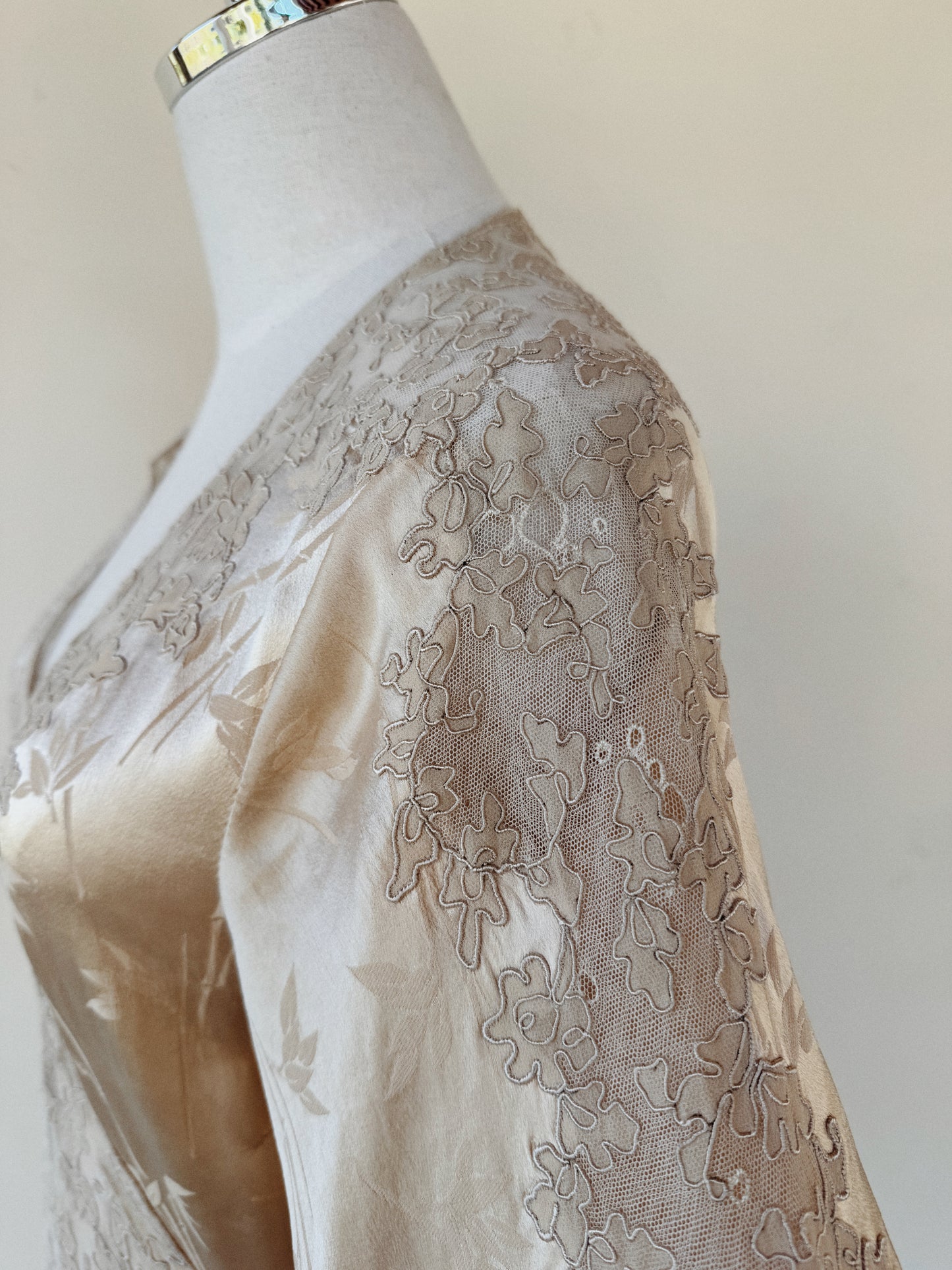 1930s Ivory Silk Charmeuse Bamboo Jacquard Angel Sleeve Robe- S/M-M