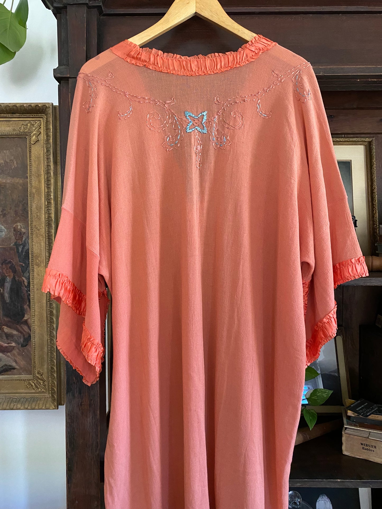 1920s Dusty Pink Embroidered Crepe Robe Dress- M/L