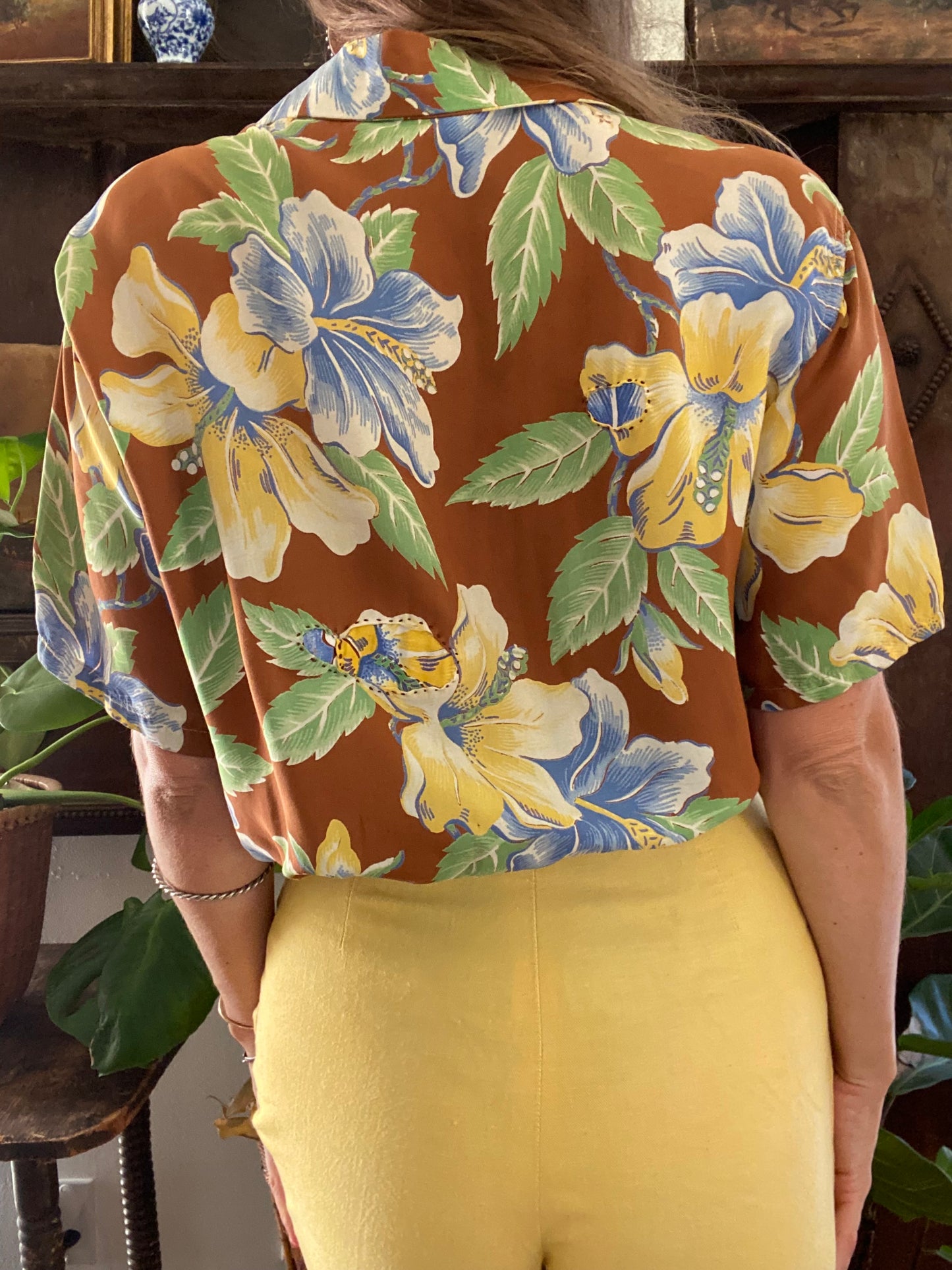 1940s Brown Cold Rayon Hawaiian Shirt- M-L