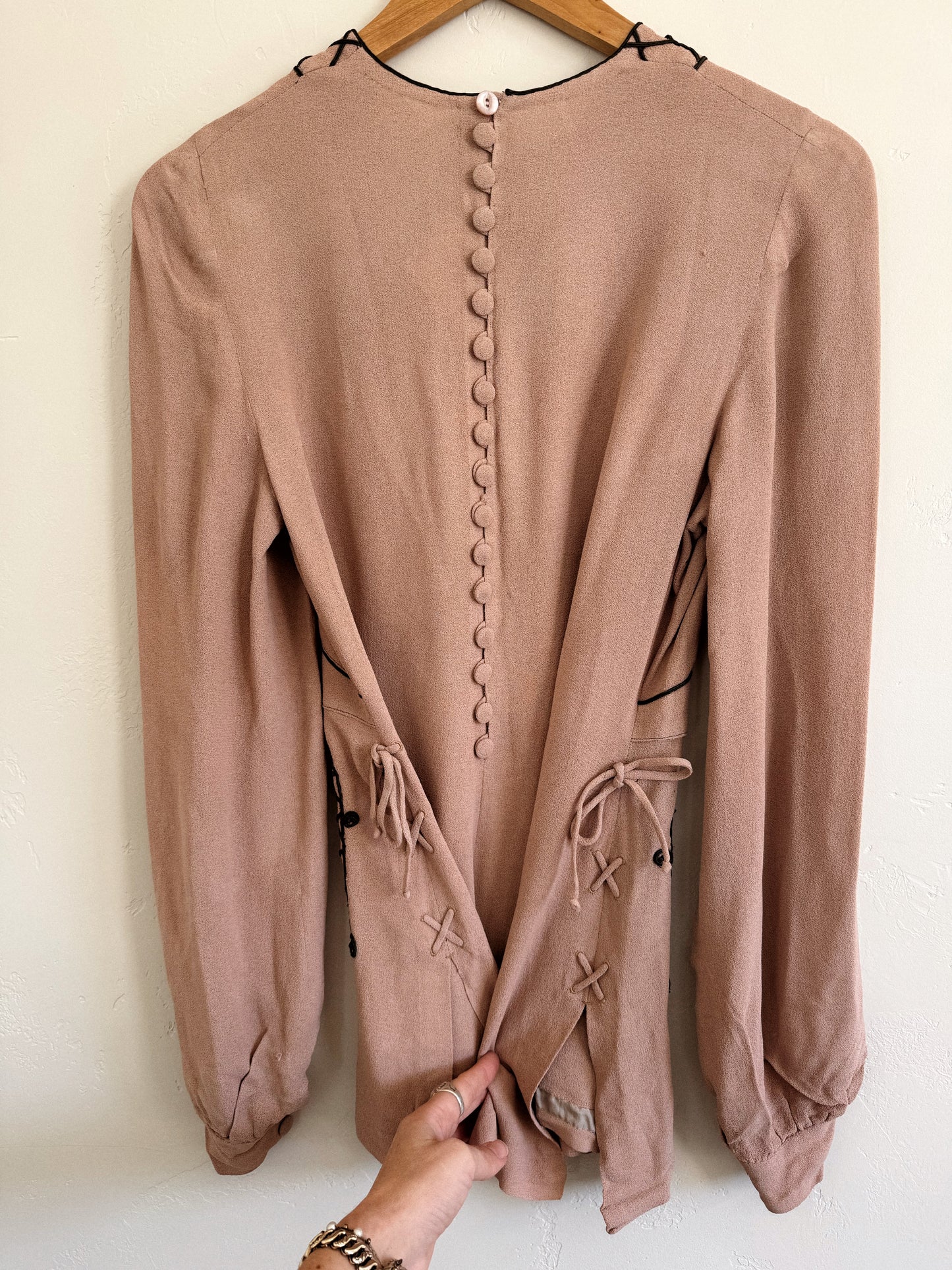 1940s Dusty Mauve Crepe Lattice Blouse w/ Lace Up Sides- S/M