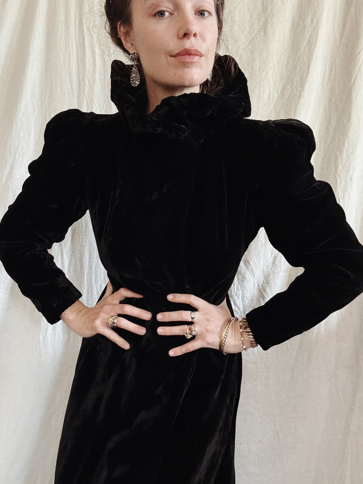 1940s Black Velveteen Opera Coat w/ Elizabethan Collar- S/M