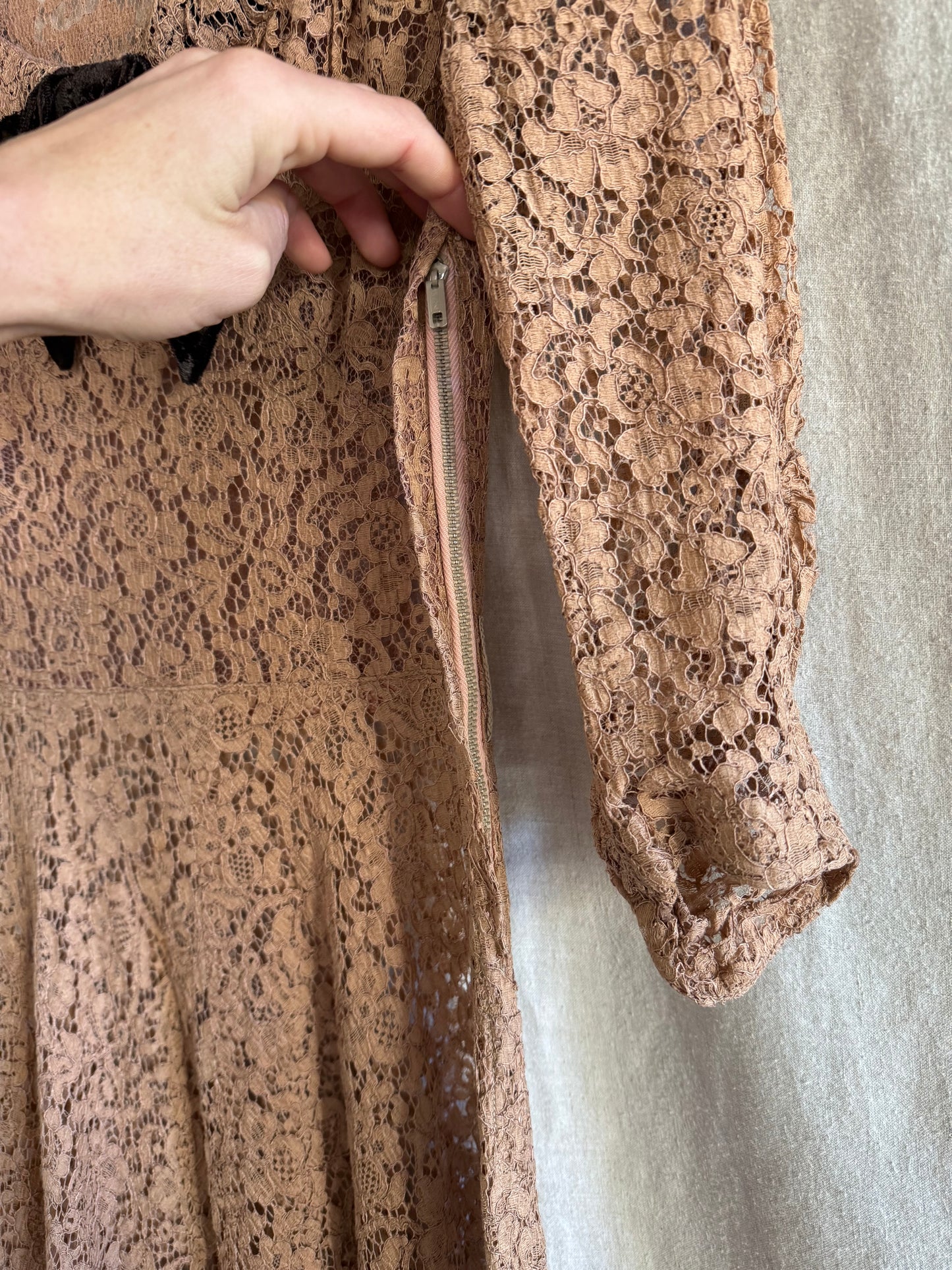 1940s Brown Lace Dress w/ Silk Velvet Trim- S