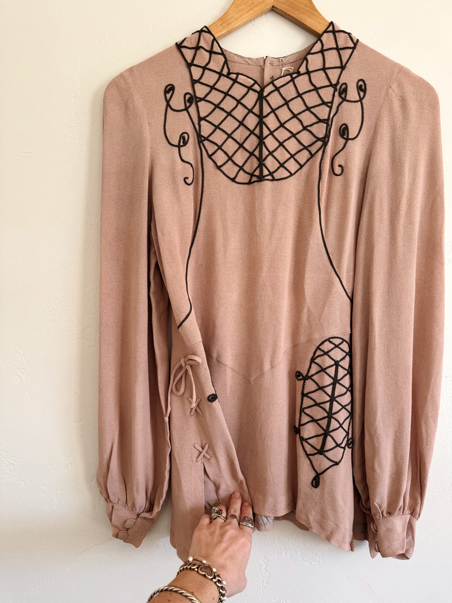1940s Dusty Mauve Crepe Lattice Blouse w/ Lace Up Sides- S/M