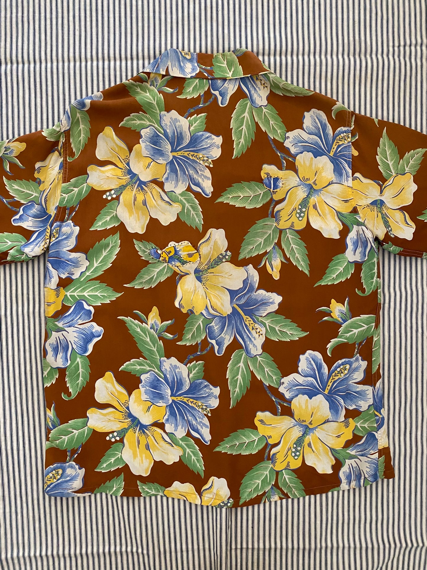 1940s Brown Cold Rayon Hawaiian Shirt- M-L