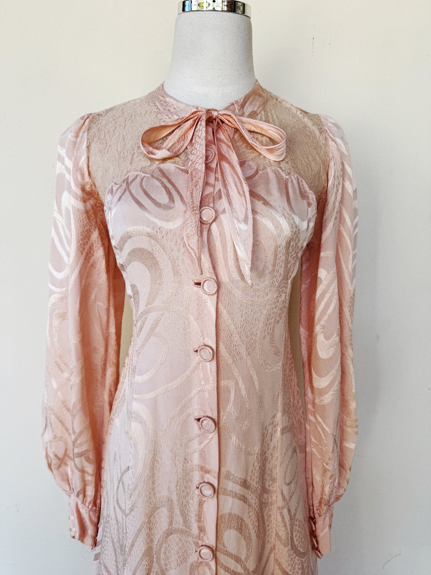1930s Princess Pink Abstract Silk Dressing Gown- S