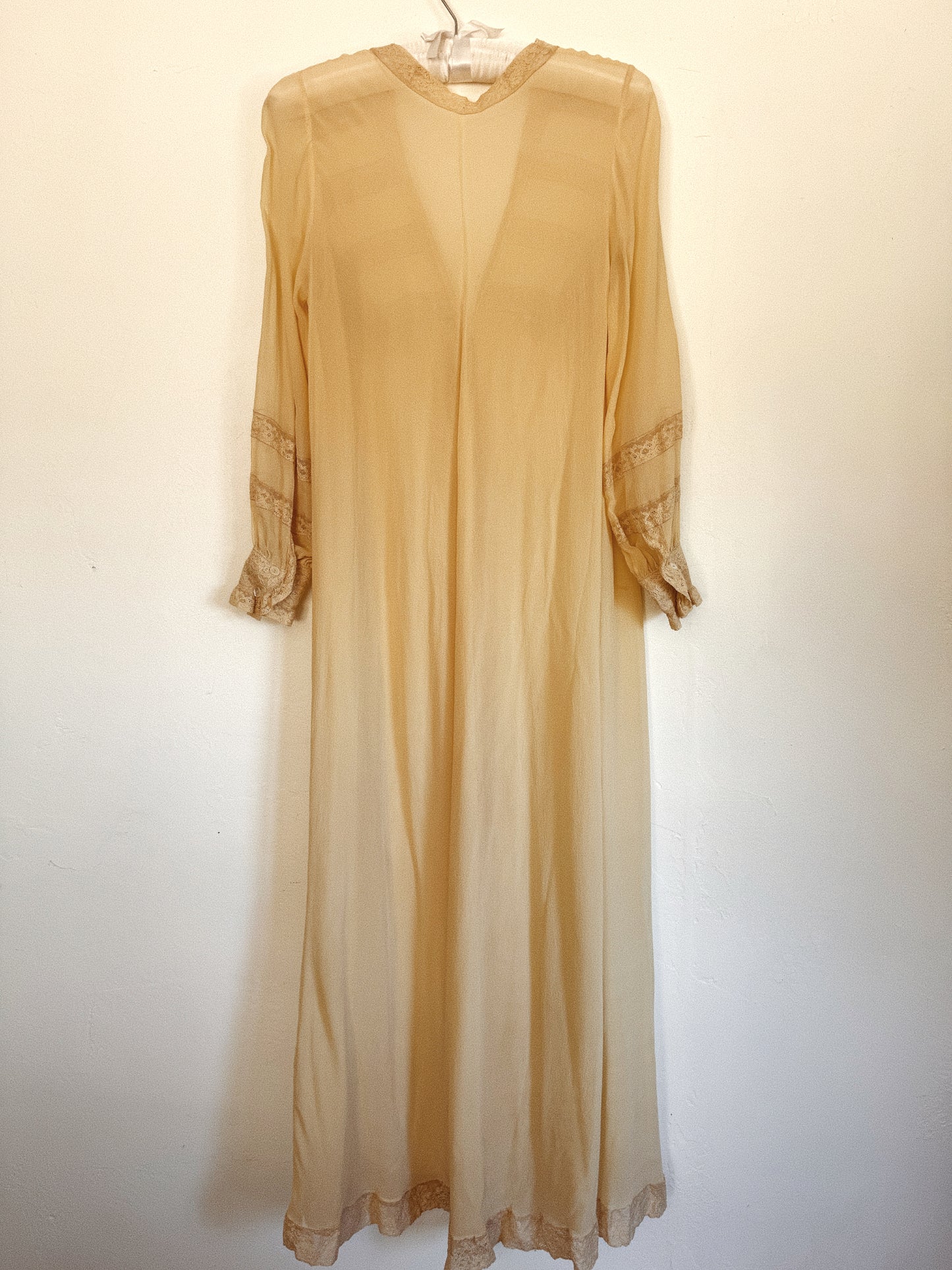 1930s Champagne Crinkle Silk Chiffon Peignoir w/ French Lace Inserts- S-S/M