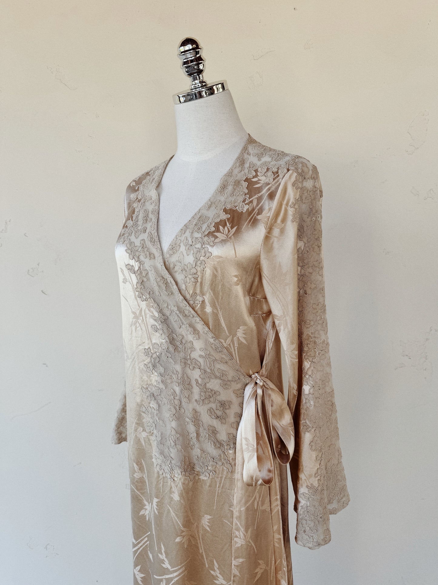 1930s Ivory Silk Charmeuse Bamboo Jacquard Angel Sleeve Robe- S/M-M