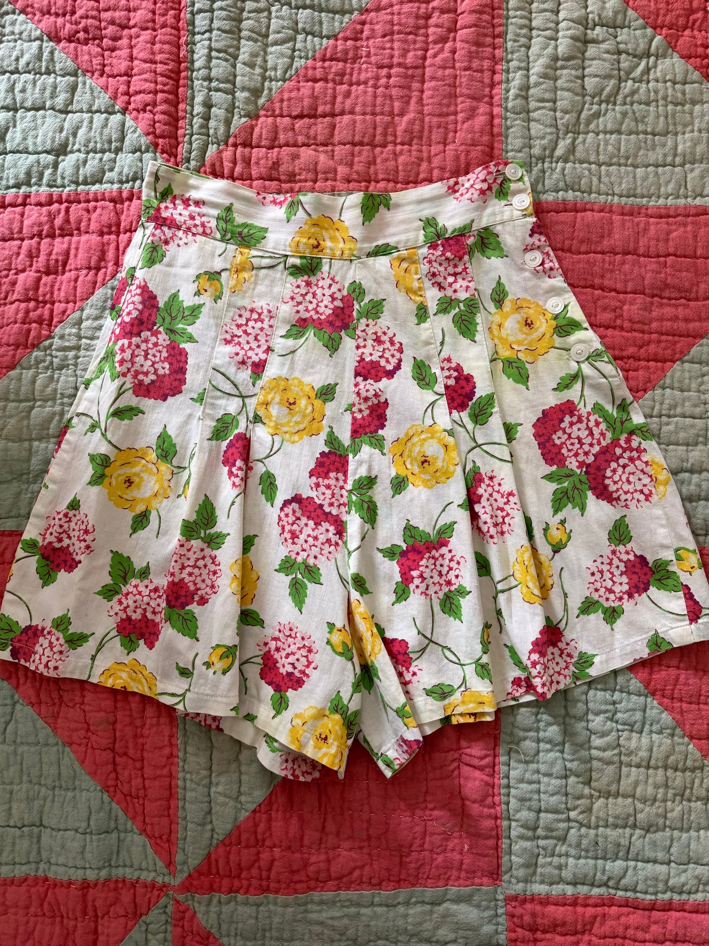 1940s Spring Cotton Floral Side Button Shorts- 26” Waist