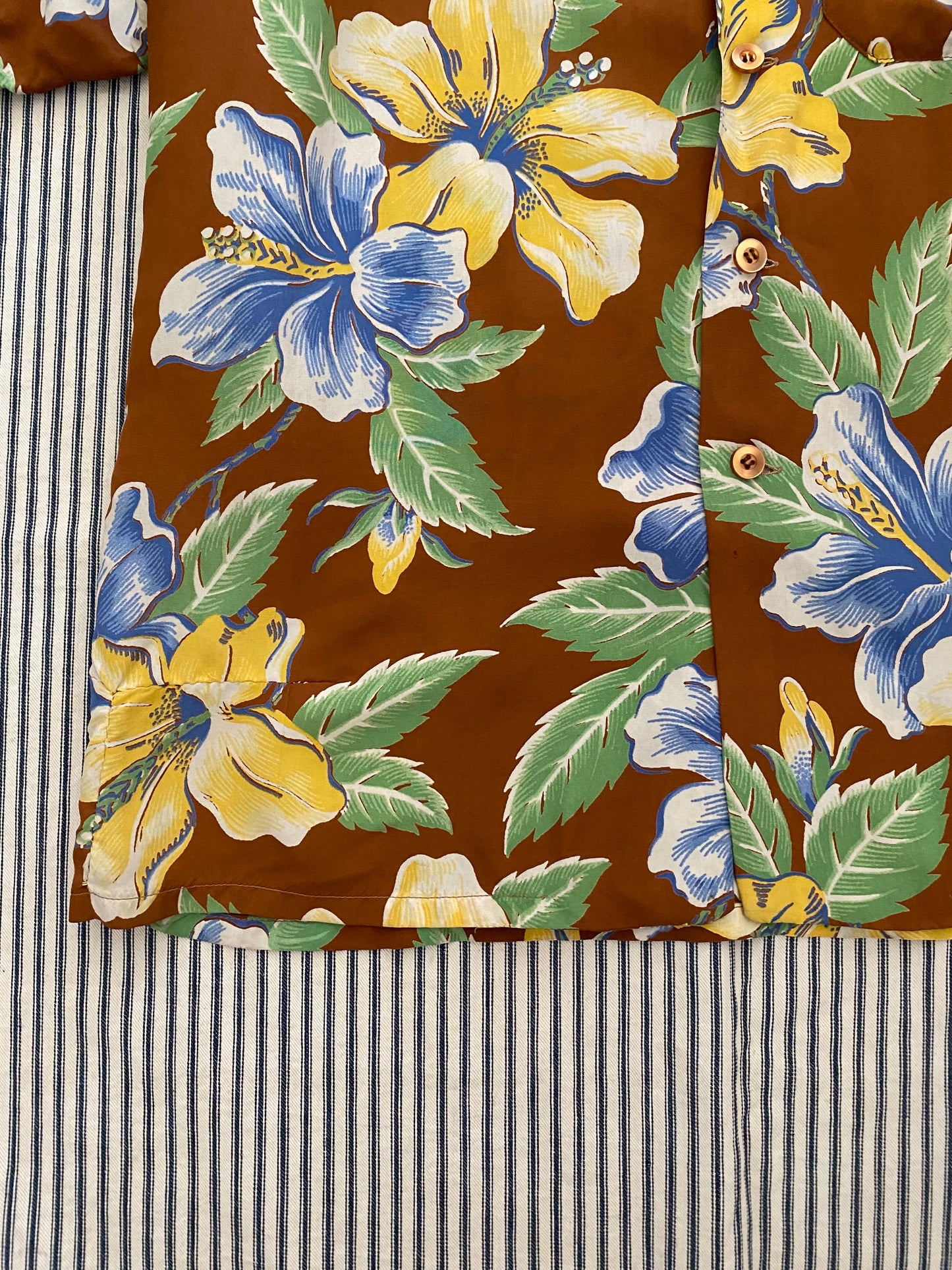 1940s Brown Cold Rayon Hawaiian Shirt- M-L