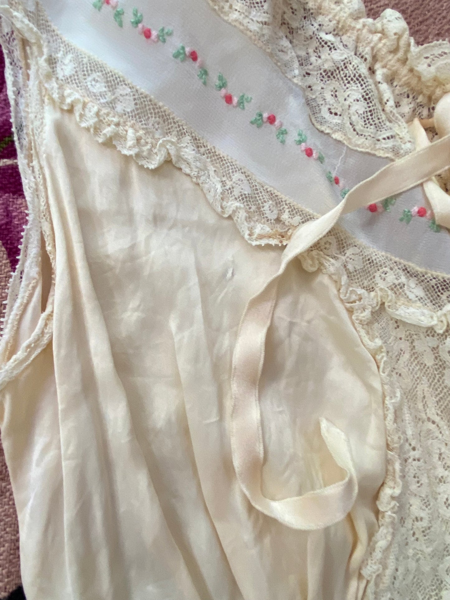 1940s Silk Rayon Satin Bias Cut Slip w/ Lace + Floral Details- S/M
