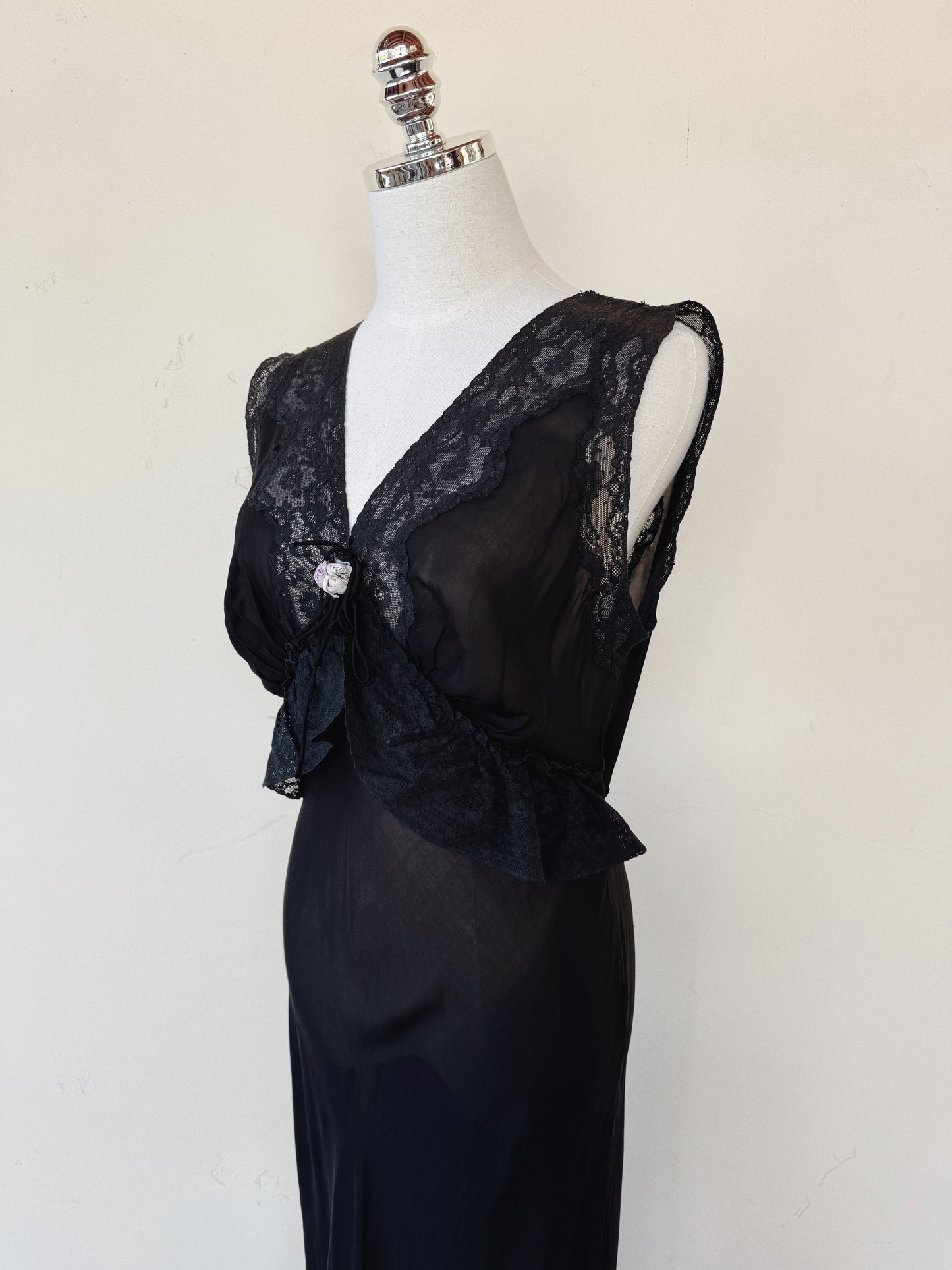1940s Black Lace Slip w/ Lavender Rosettes- S/M