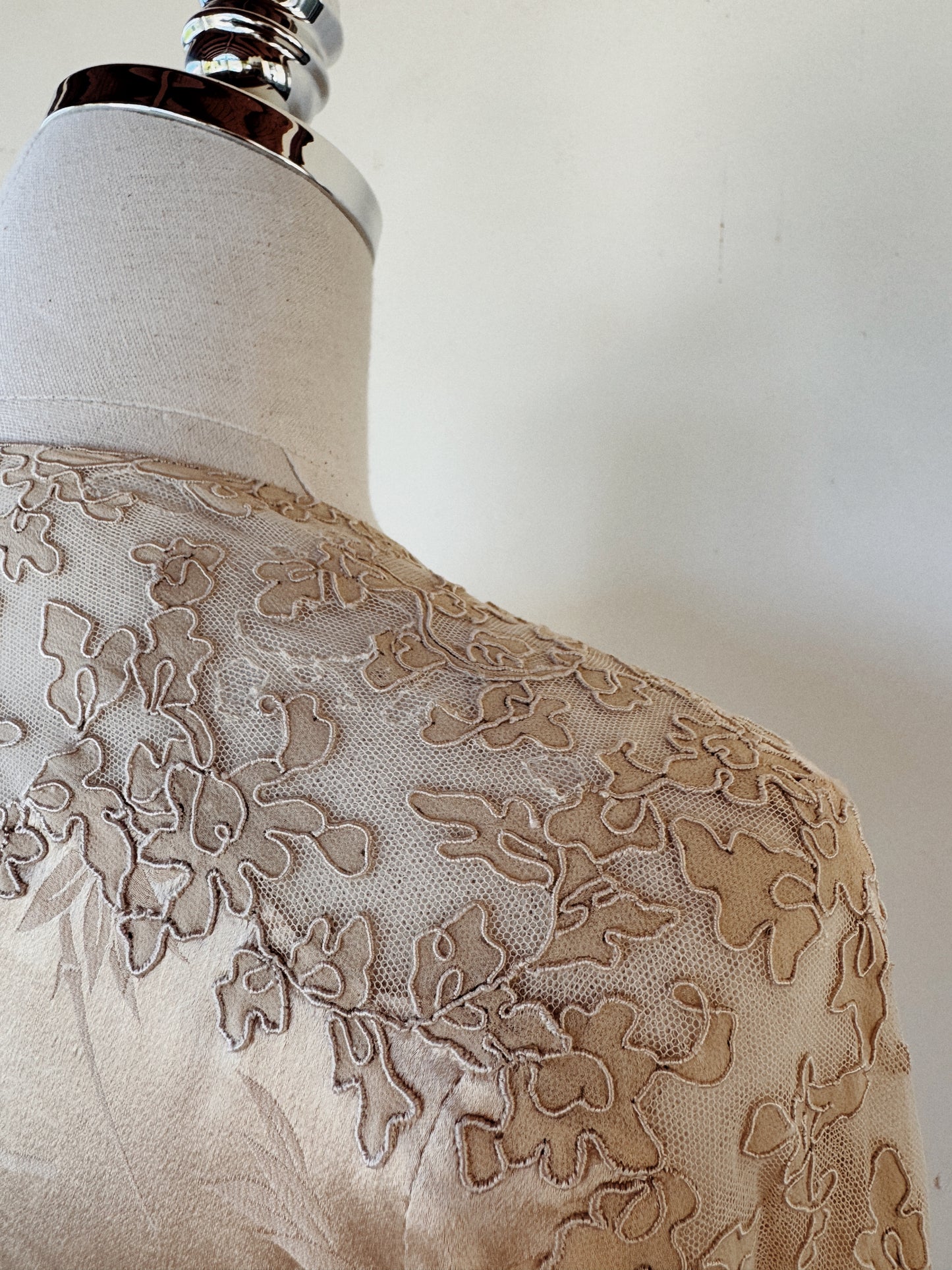 1930s Ivory Silk Charmeuse Bamboo Jacquard Angel Sleeve Robe- S/M-M