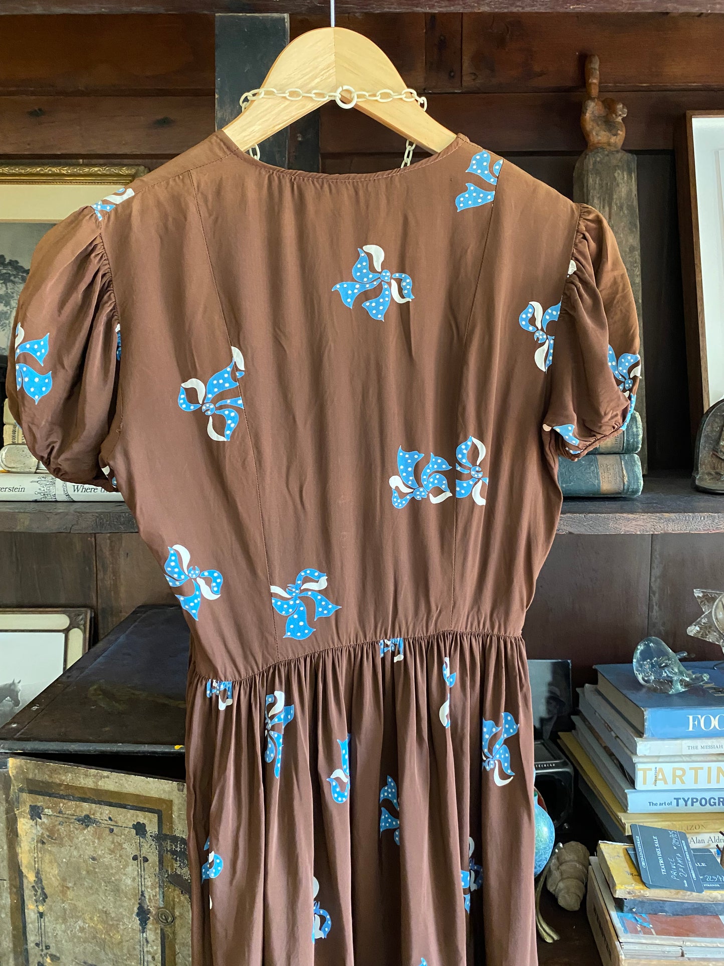 1930s/40s Brown Cold Rayon Puffed Sleeve Babydoll Dress w/ Blue Bows- XS/S