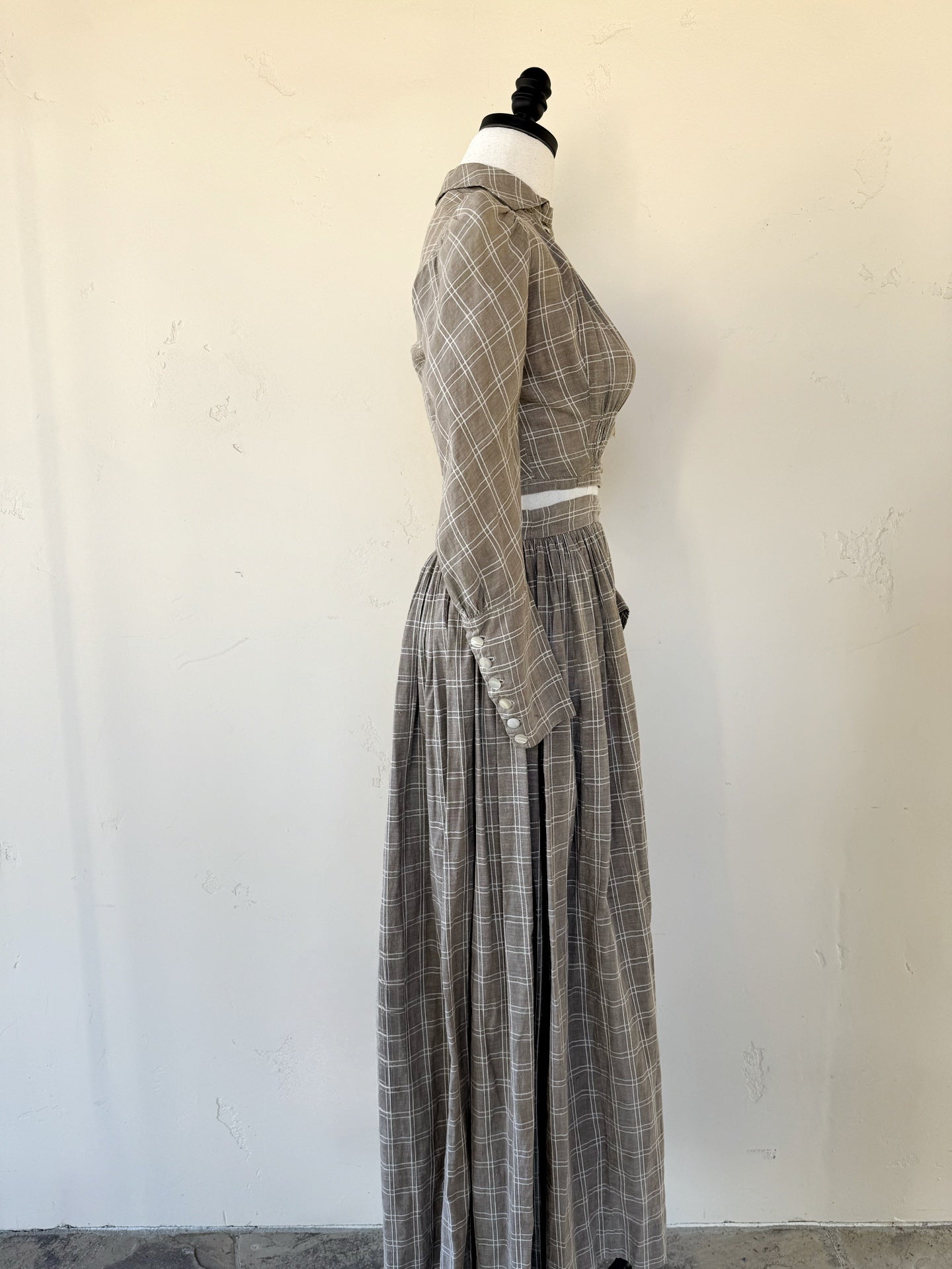Antique 1800s Victorian Linen Set w/ Thick Shell Buttons- XS/S