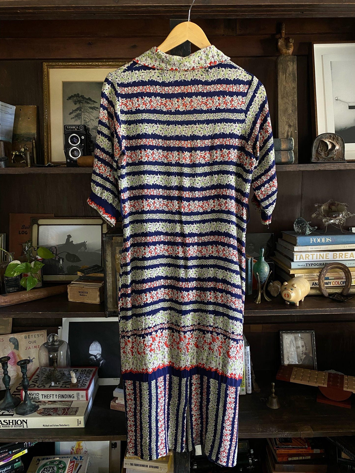 1930s Slinky Navy Floral Rayon Crepe Day Dress- S/M