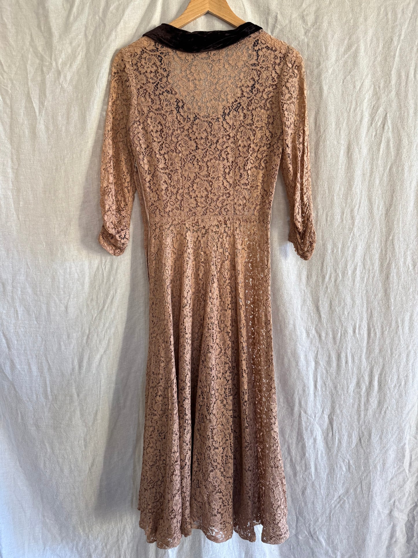 1940s Brown Lace Dress w/ Silk Velvet Trim- S