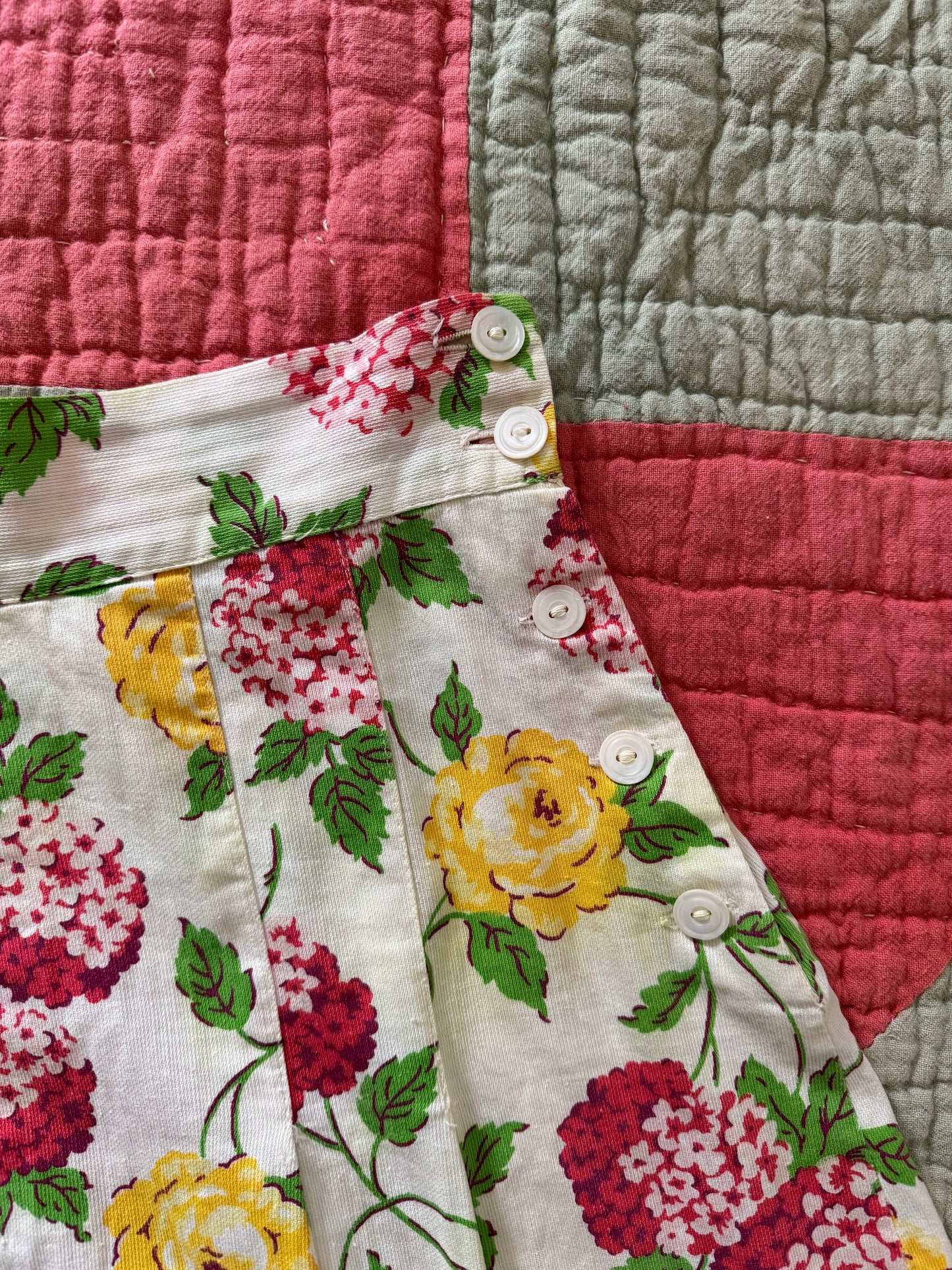 1940s Spring Cotton Floral Side Button Shorts- 26” Waist