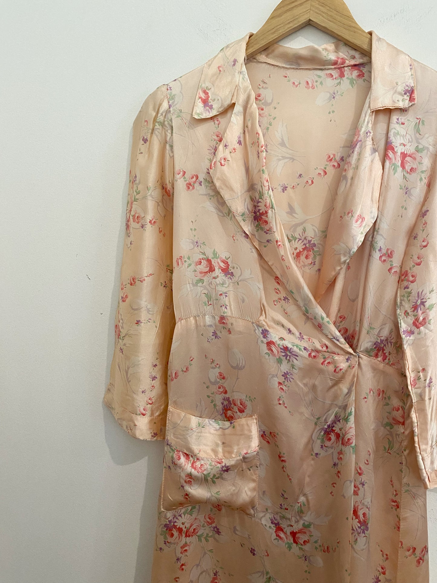 1940s Rococo Floral Satin Rayon Robe Duster- M