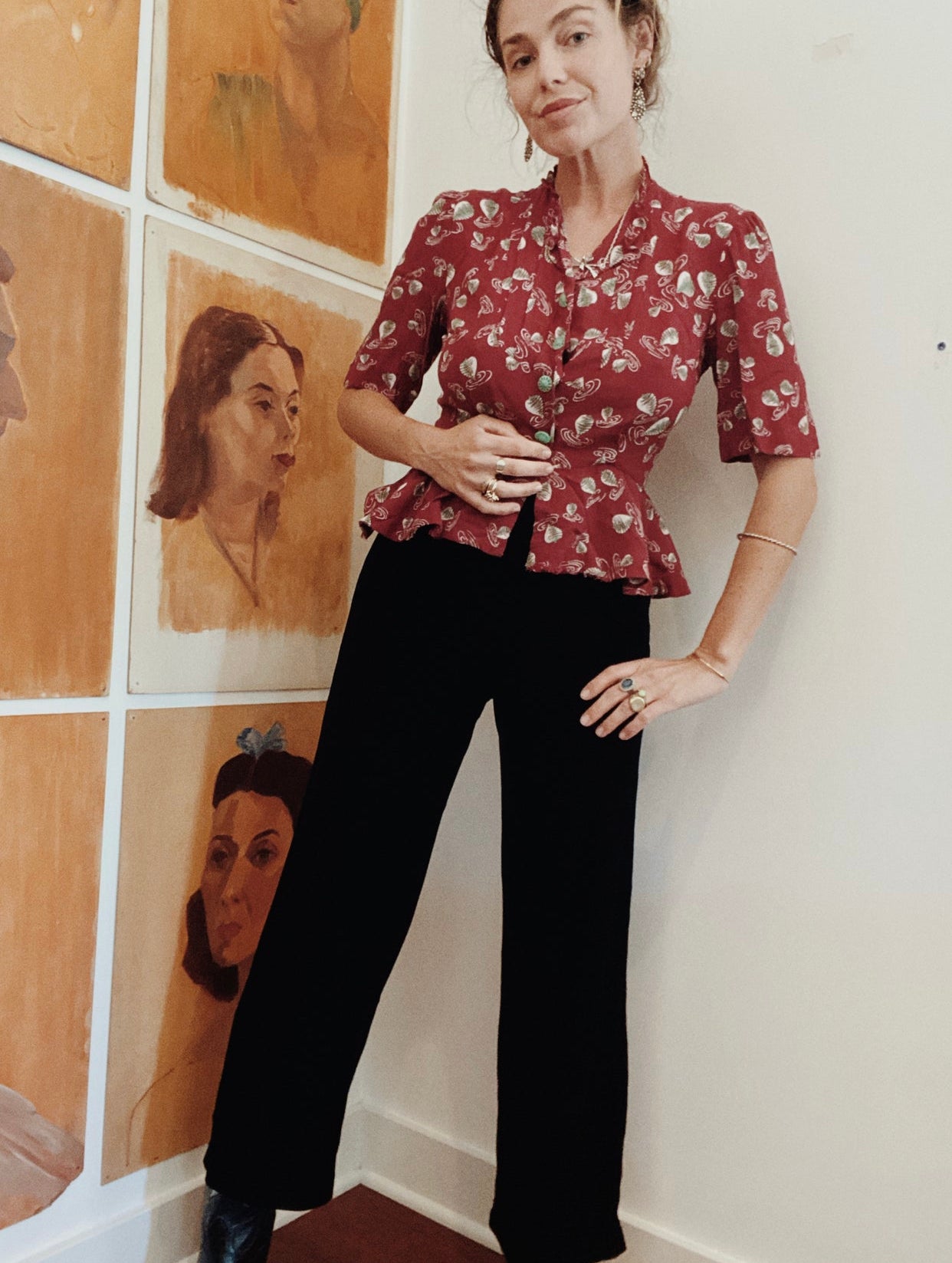 1940s Novelty Print Twirling Top Rayon Blouse- S/M