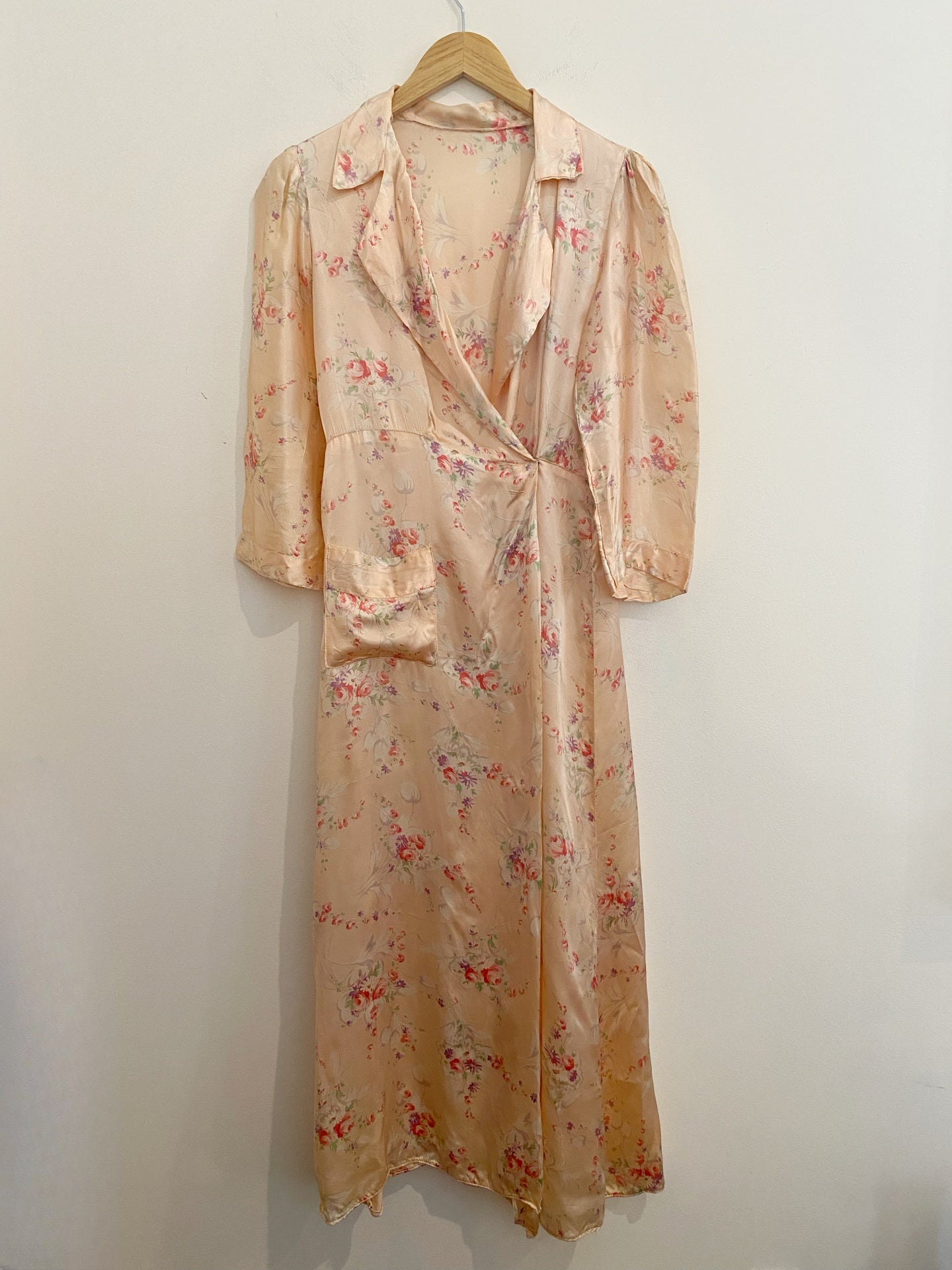 1940s Rococo Floral Satin Rayon Robe Duster- M