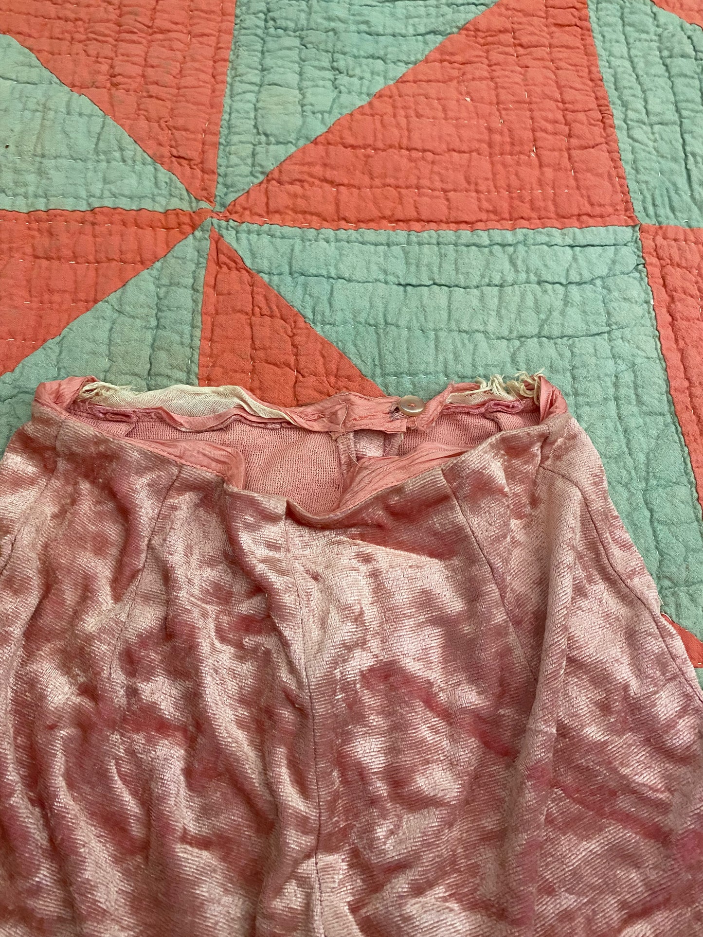 1960s Pink Velvet High Waisted Shorts- 6/7