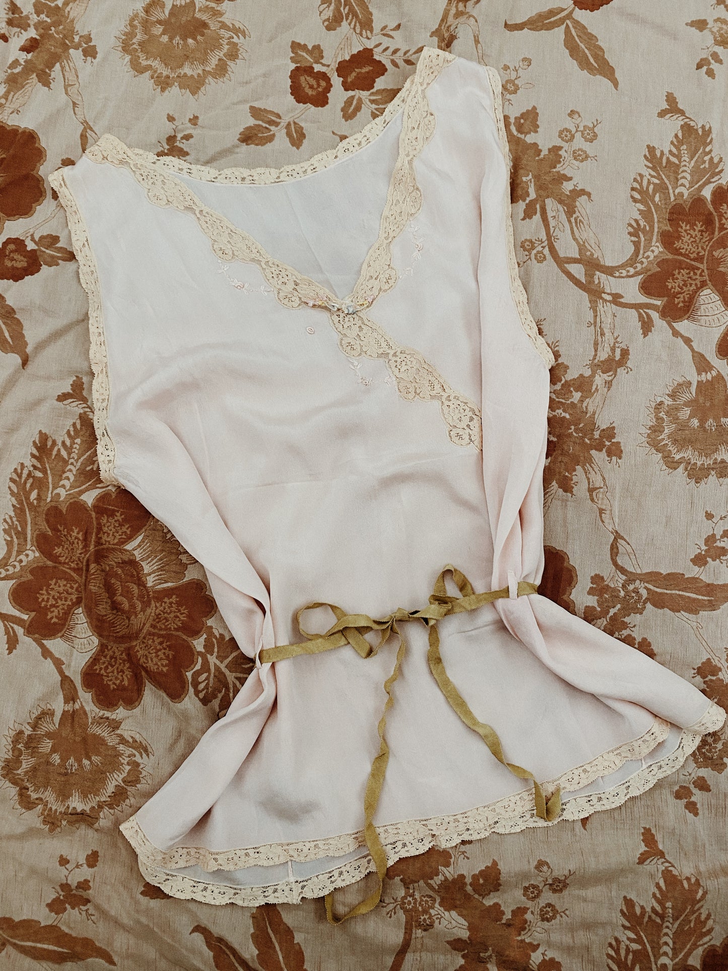 Darling 1920s Blush Silk Top w/ Rosettes + Embroidery- M/L