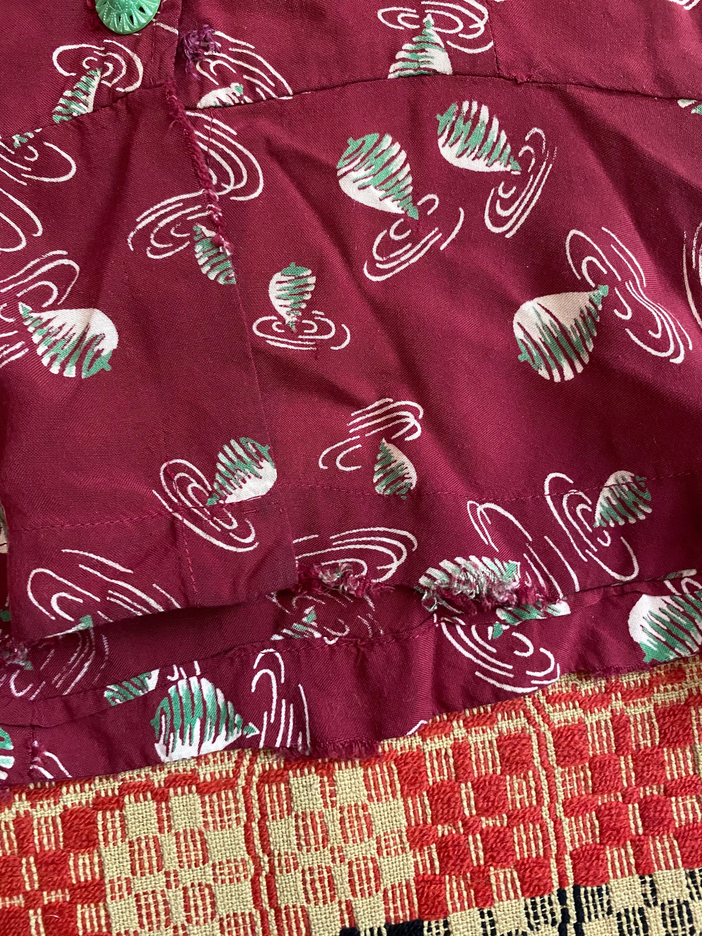 1940s Novelty Print Twirling Top Rayon Skirt Set- S/M