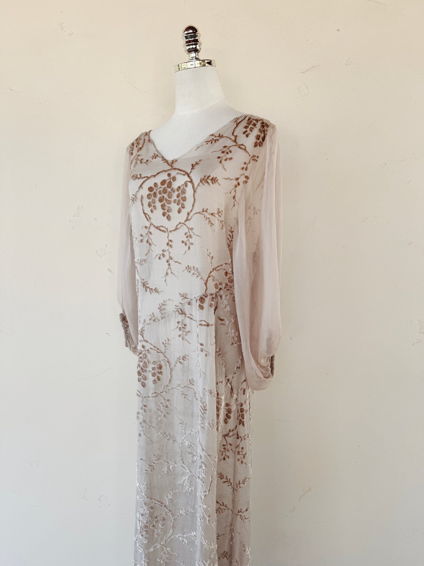 1920s Champagne Grape Silk Chiffon Devoré Velvet Goddess Gown- S/M-M