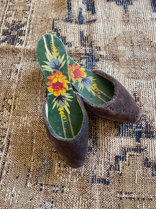 1940s Vintage Painted Wooden Souvenir Platform Sandals