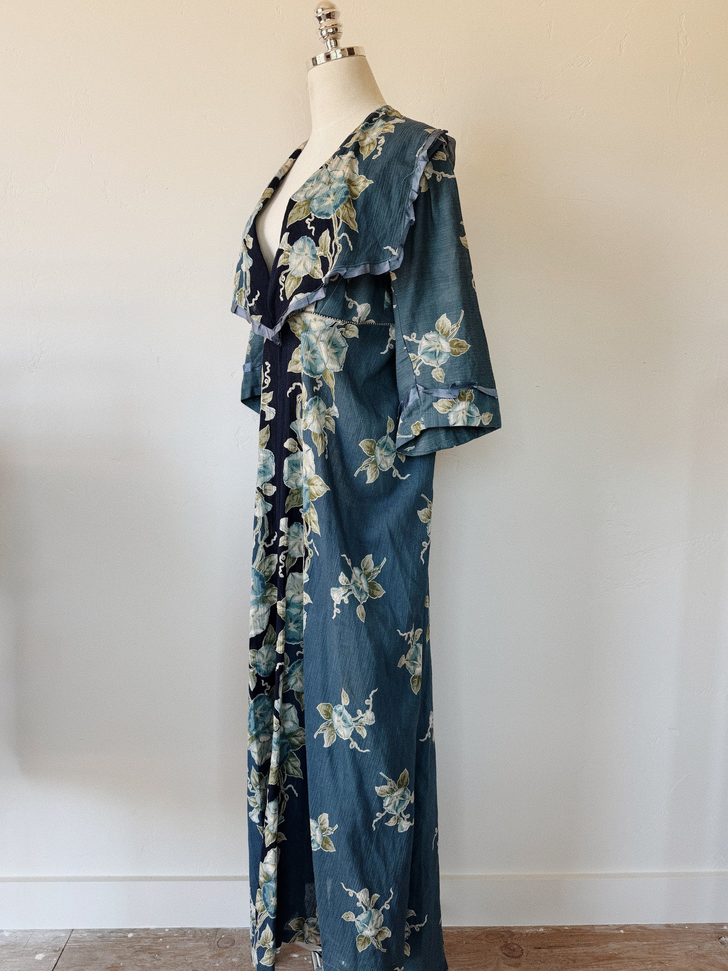 1910s Edwardian Blue Morning Glory Peignoir Duster- S/M-M