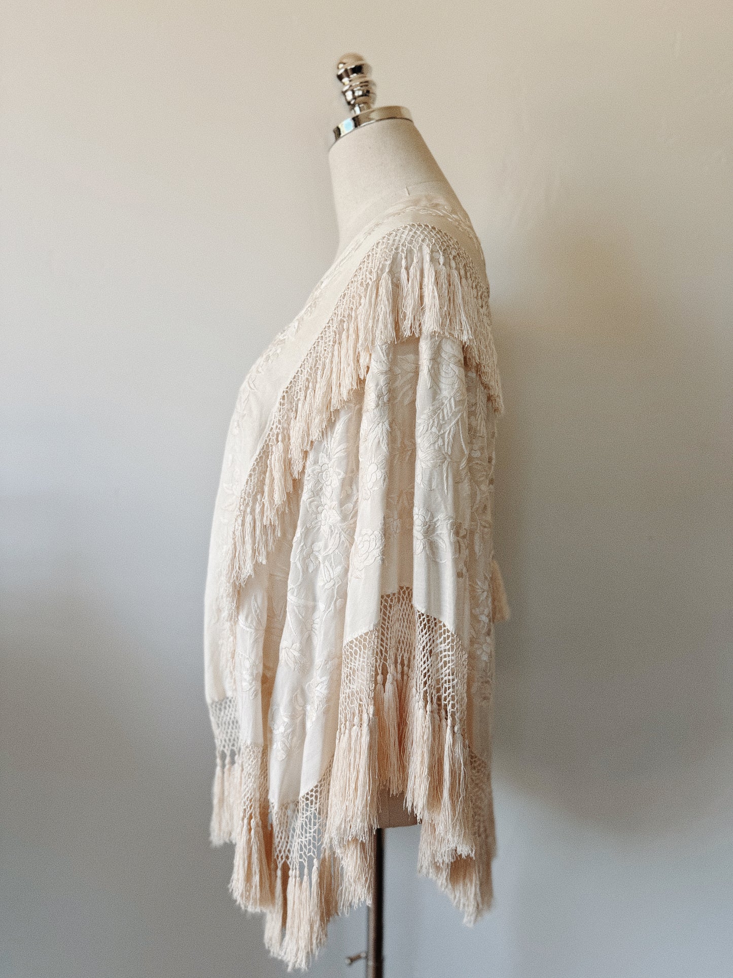 1920s Ivory Cantonese Silk Embroidered Shawl w/ Fringe + Tassels- S-M/L