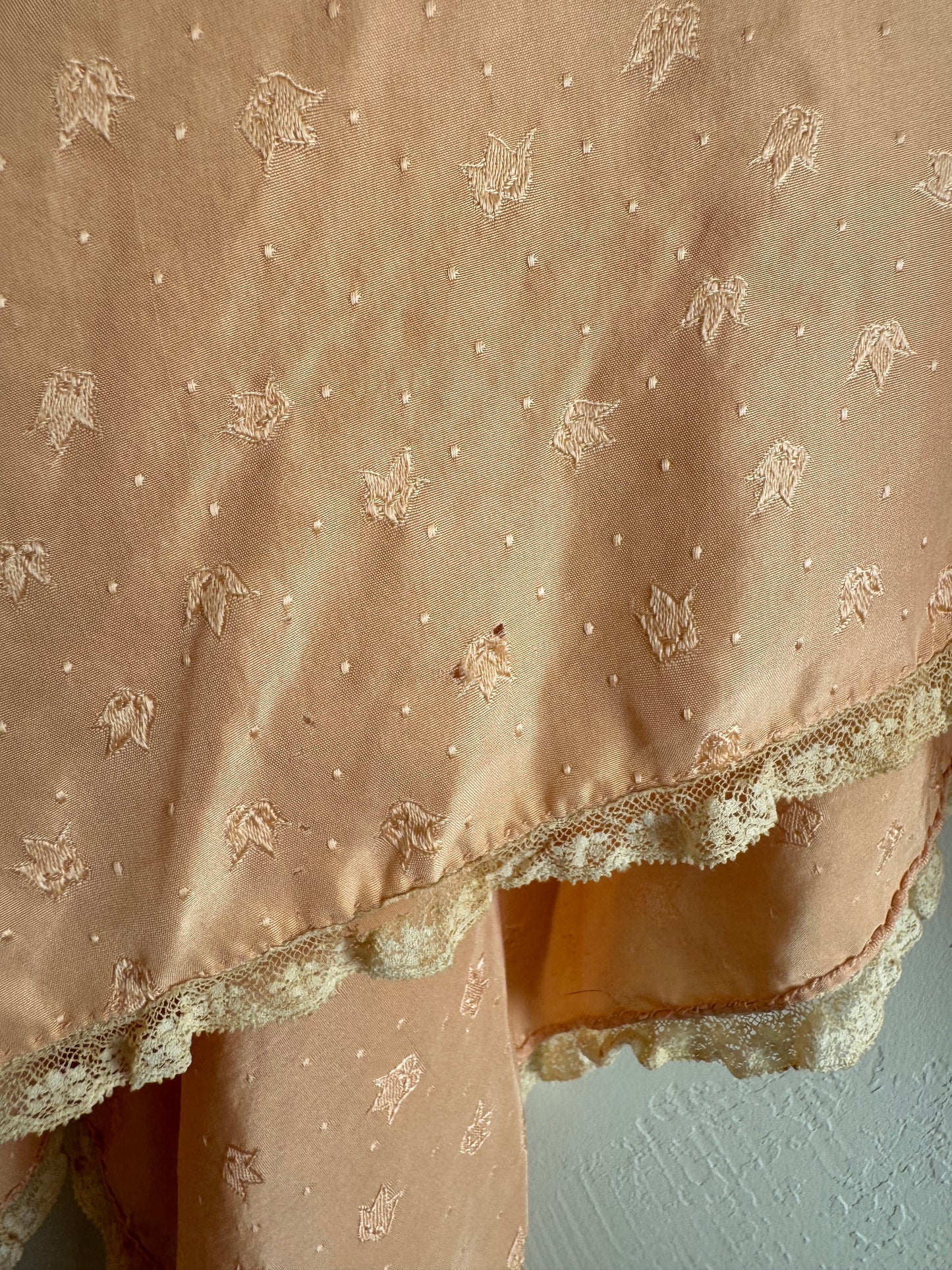 1930s Dusty Rose Silk Brocade Hanker Chief Bed Jacket- S-M