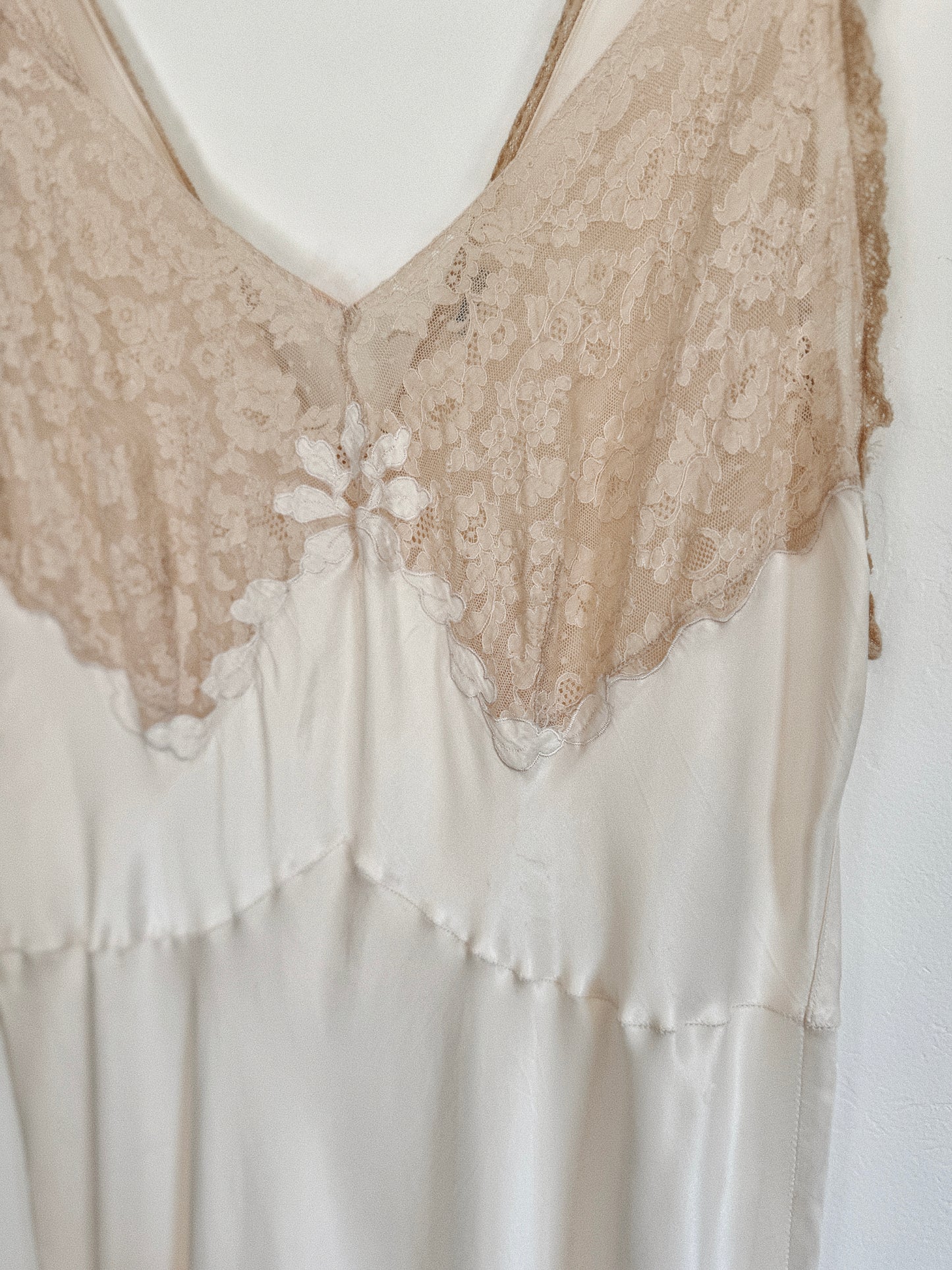 1930s Eggshell Silk Satin Bias Cut Slip Dress- M-L
