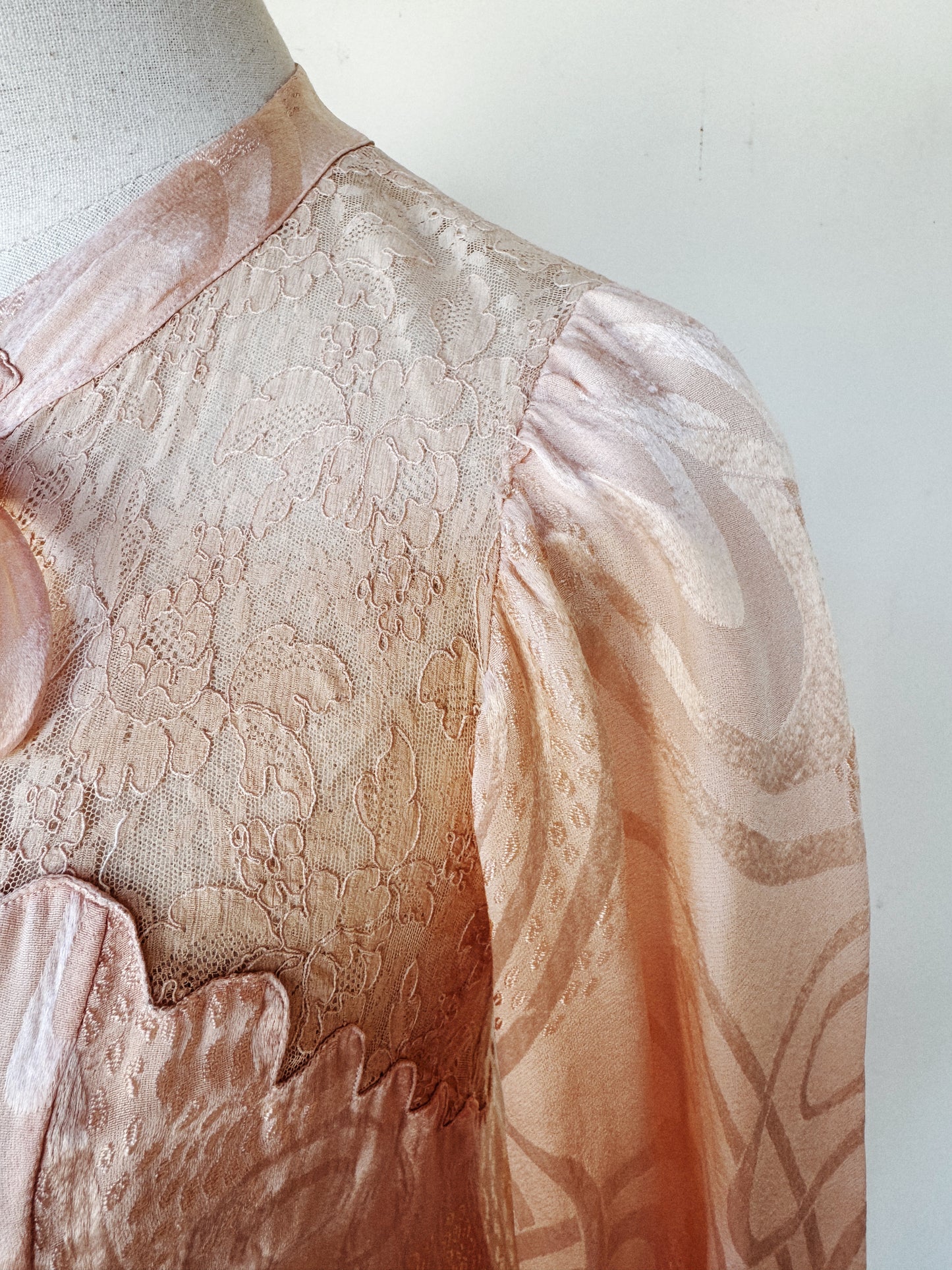 1930s Princess Pink Abstract Silk Dressing Gown- S