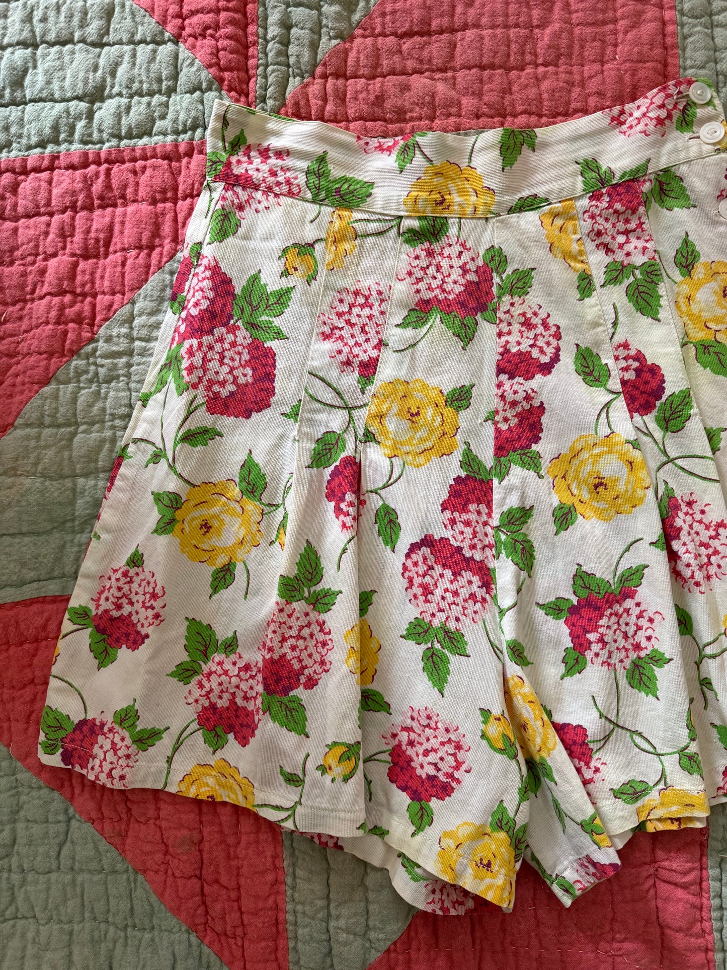 1940s Spring Cotton Floral Side Button Shorts- 26” Waist