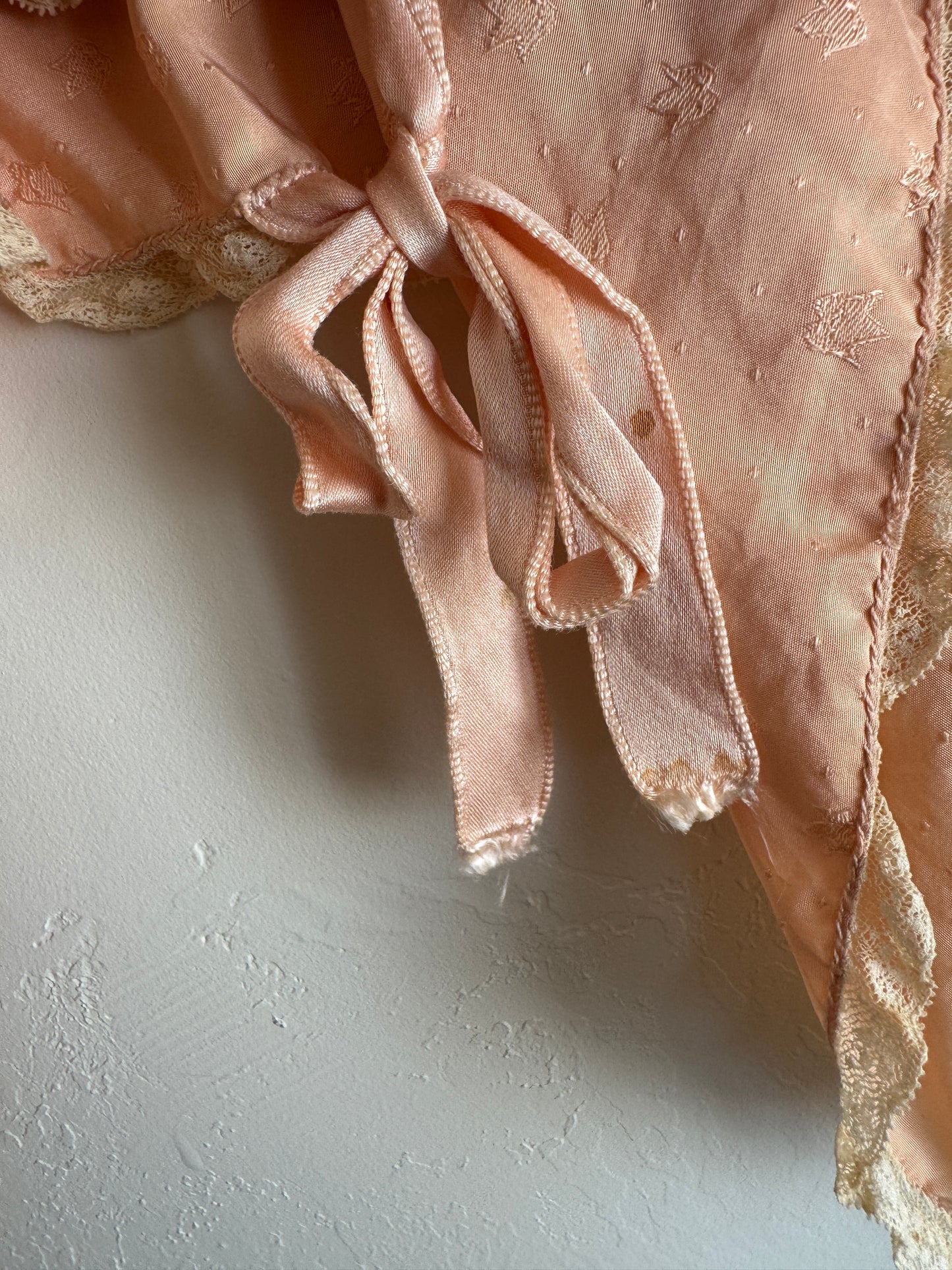 1930s Dusty Rose Silk Brocade Hanker Chief Bed Jacket- S-M