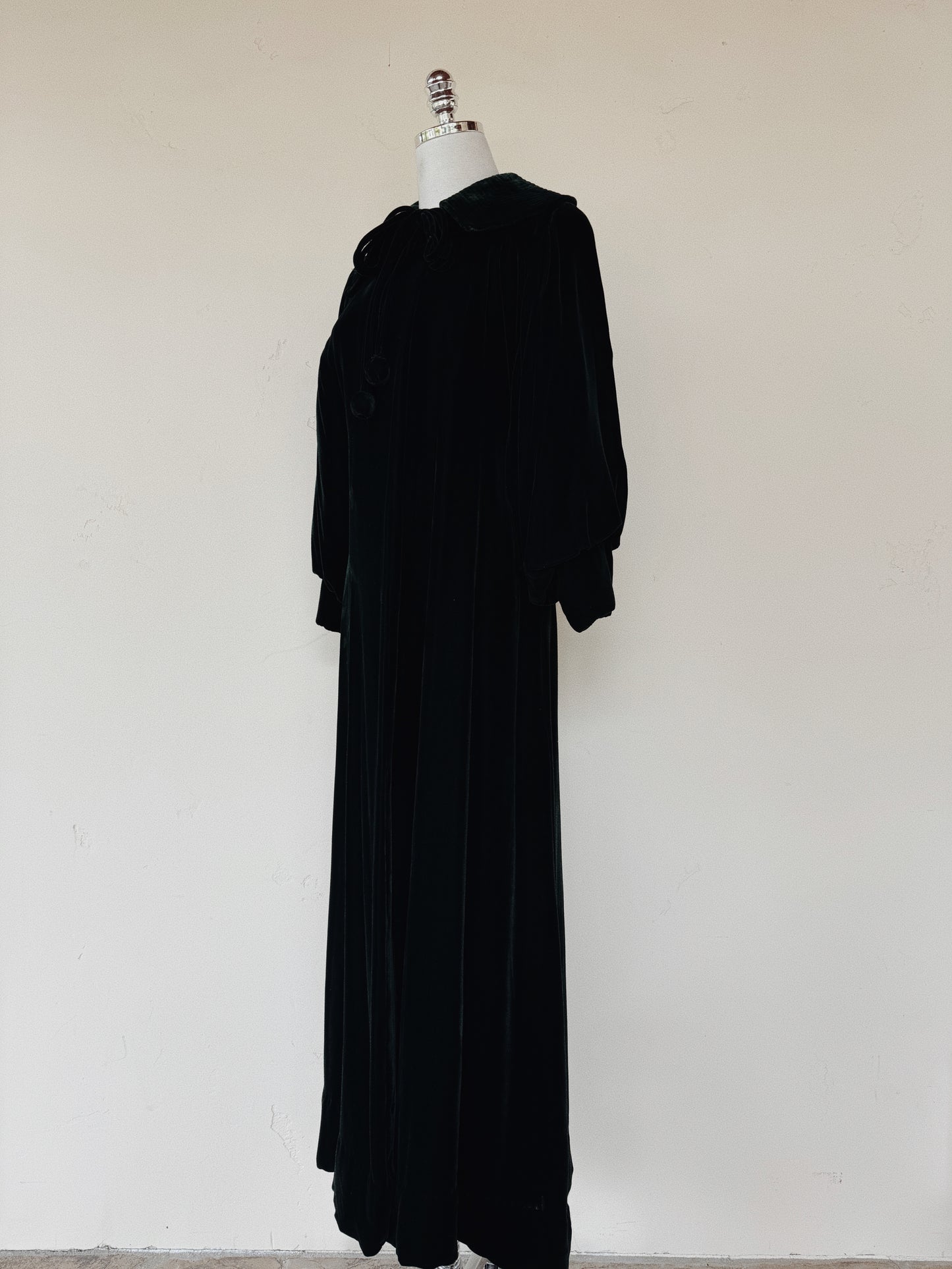 1930s/40s Emerald Green Velvet Deco Duster Coat w/ Bon Bons- S/M