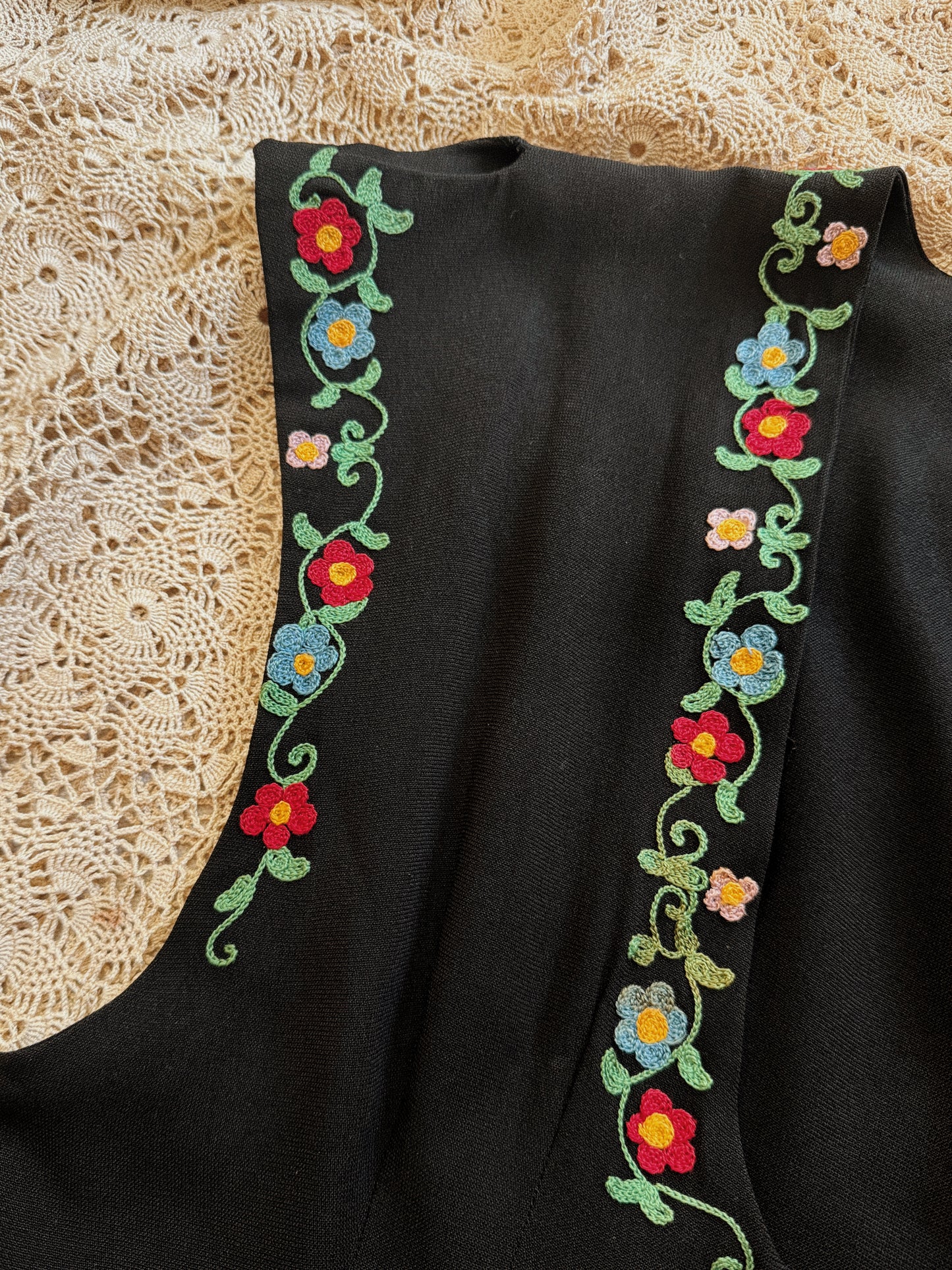 1940s Black Floral Embroidered Cropped Peplum Blouse- S-S/M