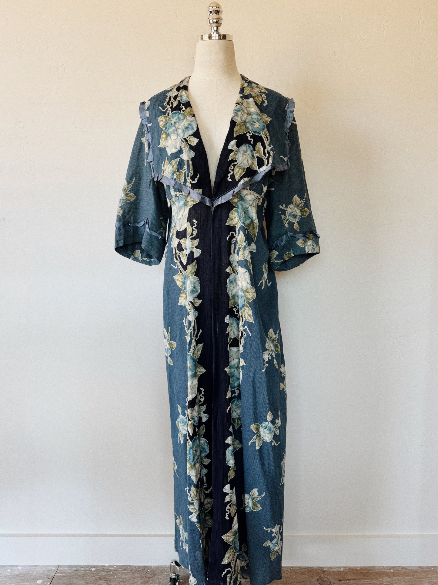 1910s Edwardian Blue Morning Glory Peignoir Duster- S/M-M