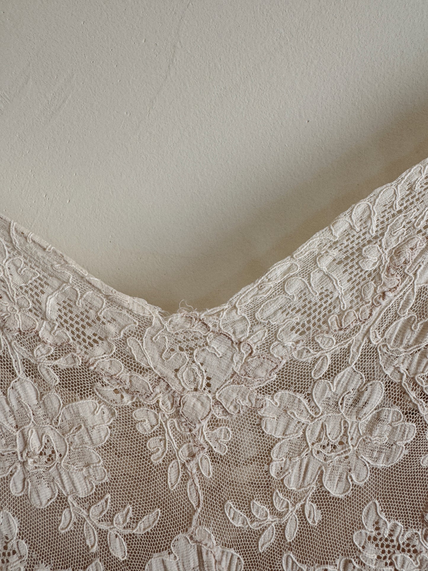 1930s White Silk + Lace Slip Dress w/ Appliqués- XS