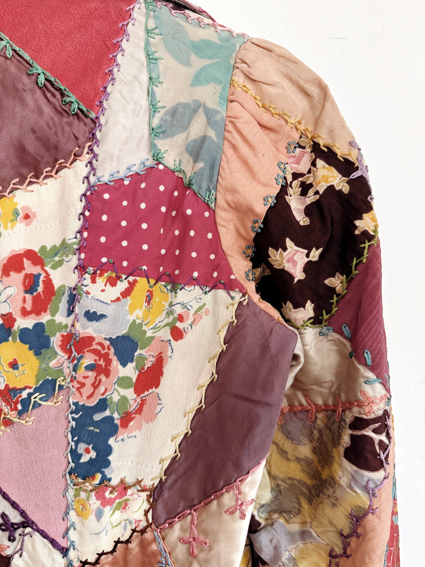 1930s Incredible Pink Crazy Quilt Embroidered Dressing Gown w/ Bell Zipper- S-S/M